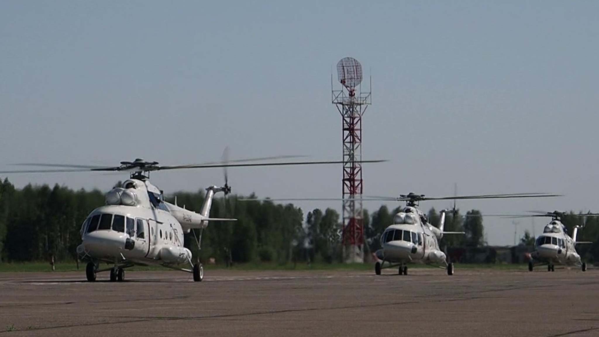 Десять современных вертолетов Ми-8 пополнят парк пяти российских авиаперевозчиков