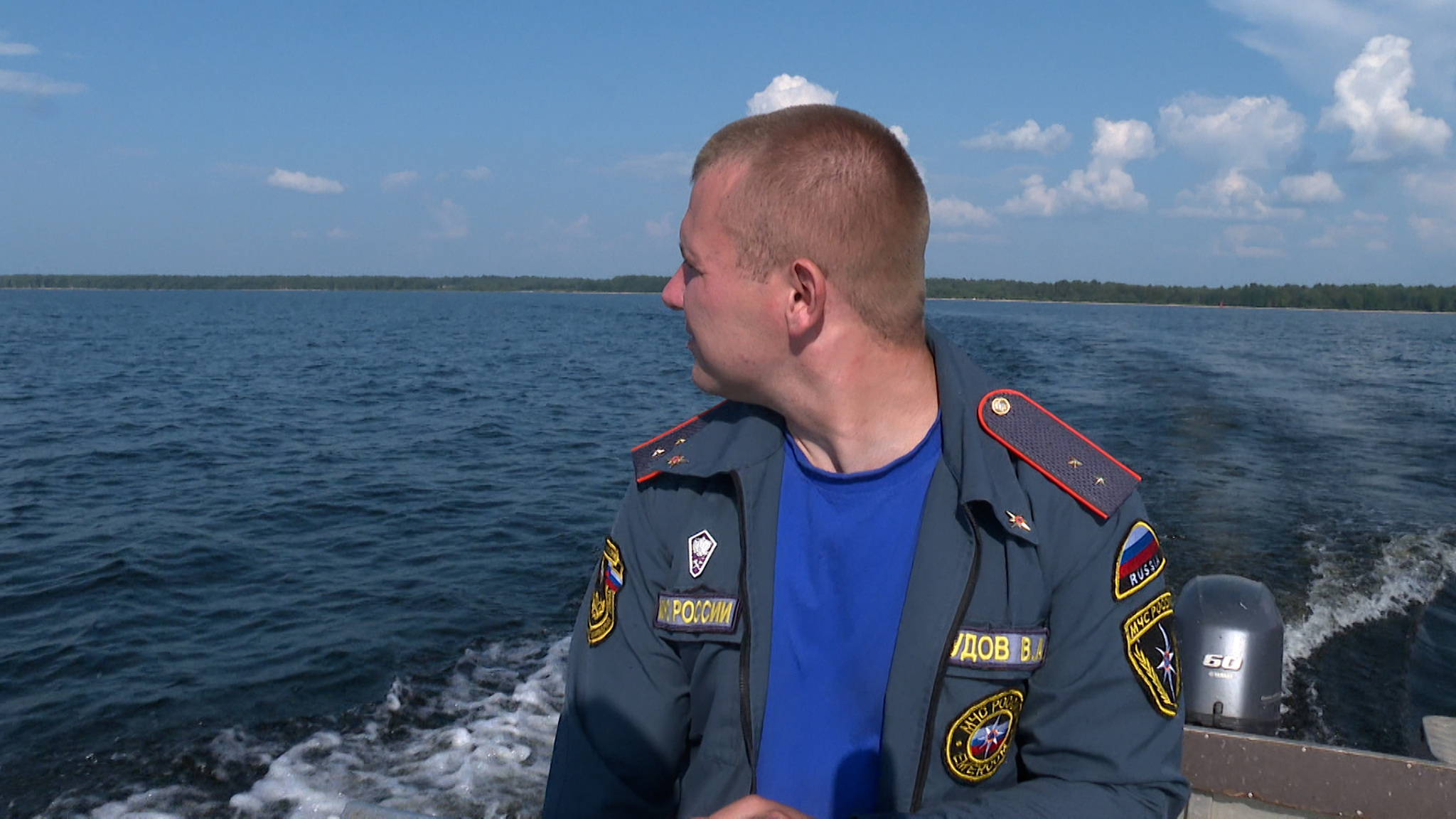 В Рыбинском округе водитель пожарной части спас двух тонущих