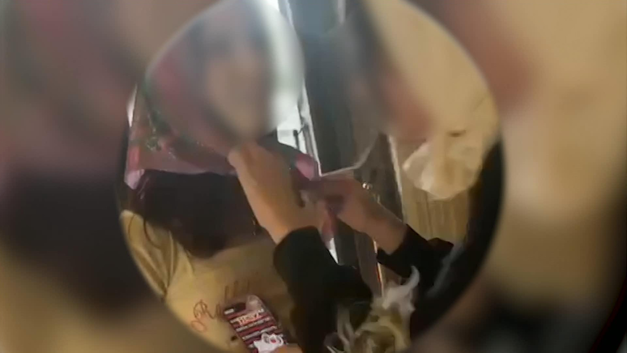 Суд отправил на перевоспитание блогера, устроившего травести-шоу в монастыре
