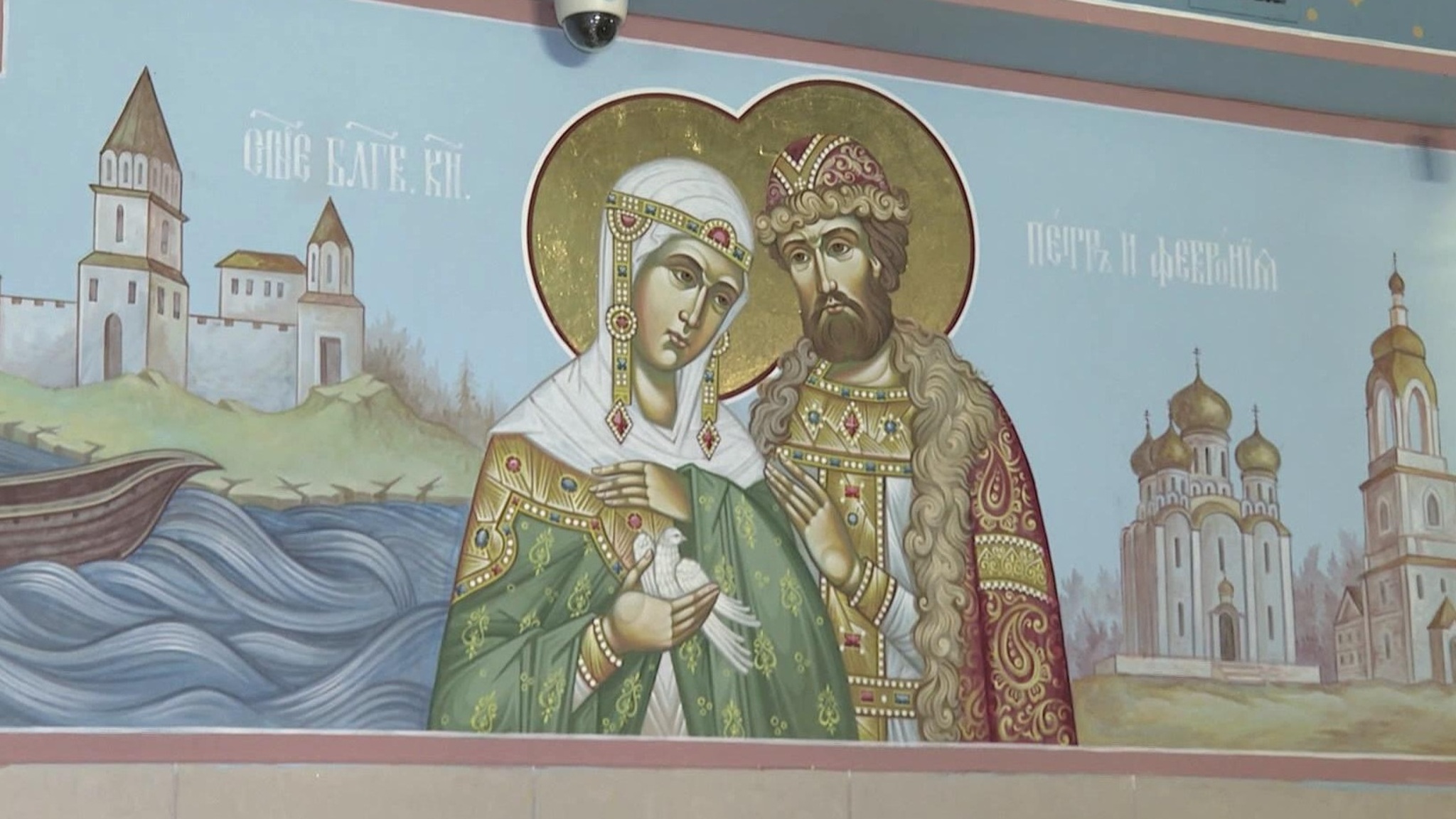 В Троицком кафедральном соборе Брянска завершается роспись нижнего яруса храма