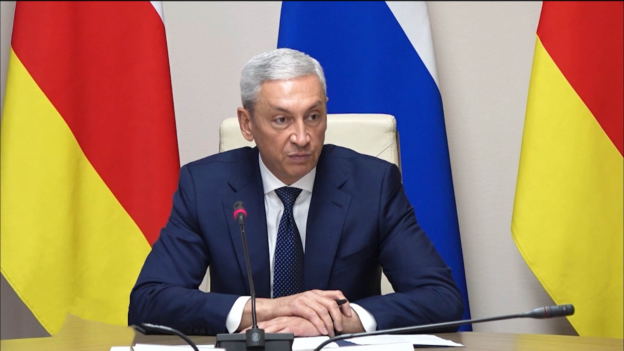 Борис Джанаев провел рабочее совещание, посвященное вопросам деятельности комитета республики по занятости населения