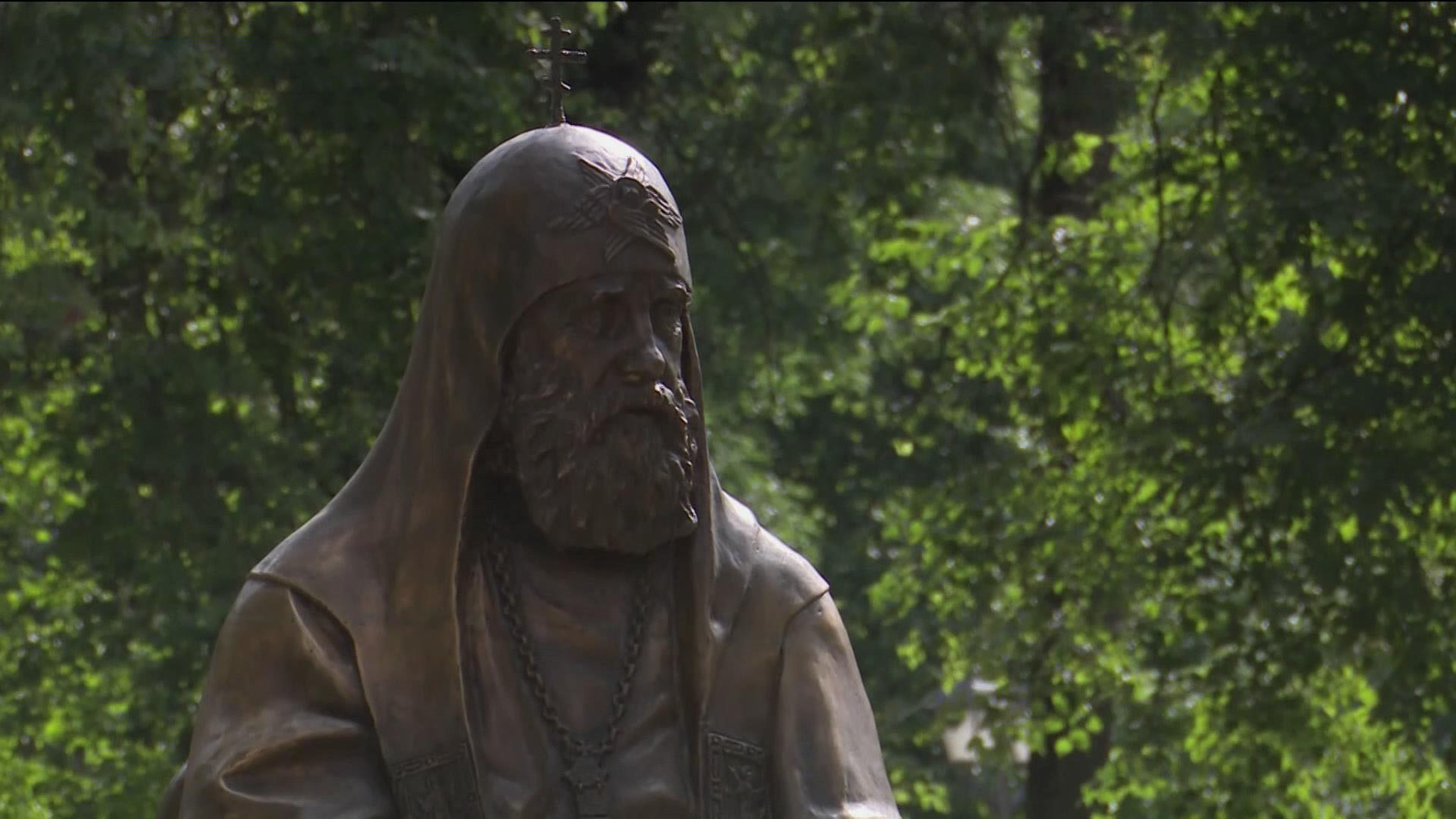 В Пскове установили памятник патриарху Тихону