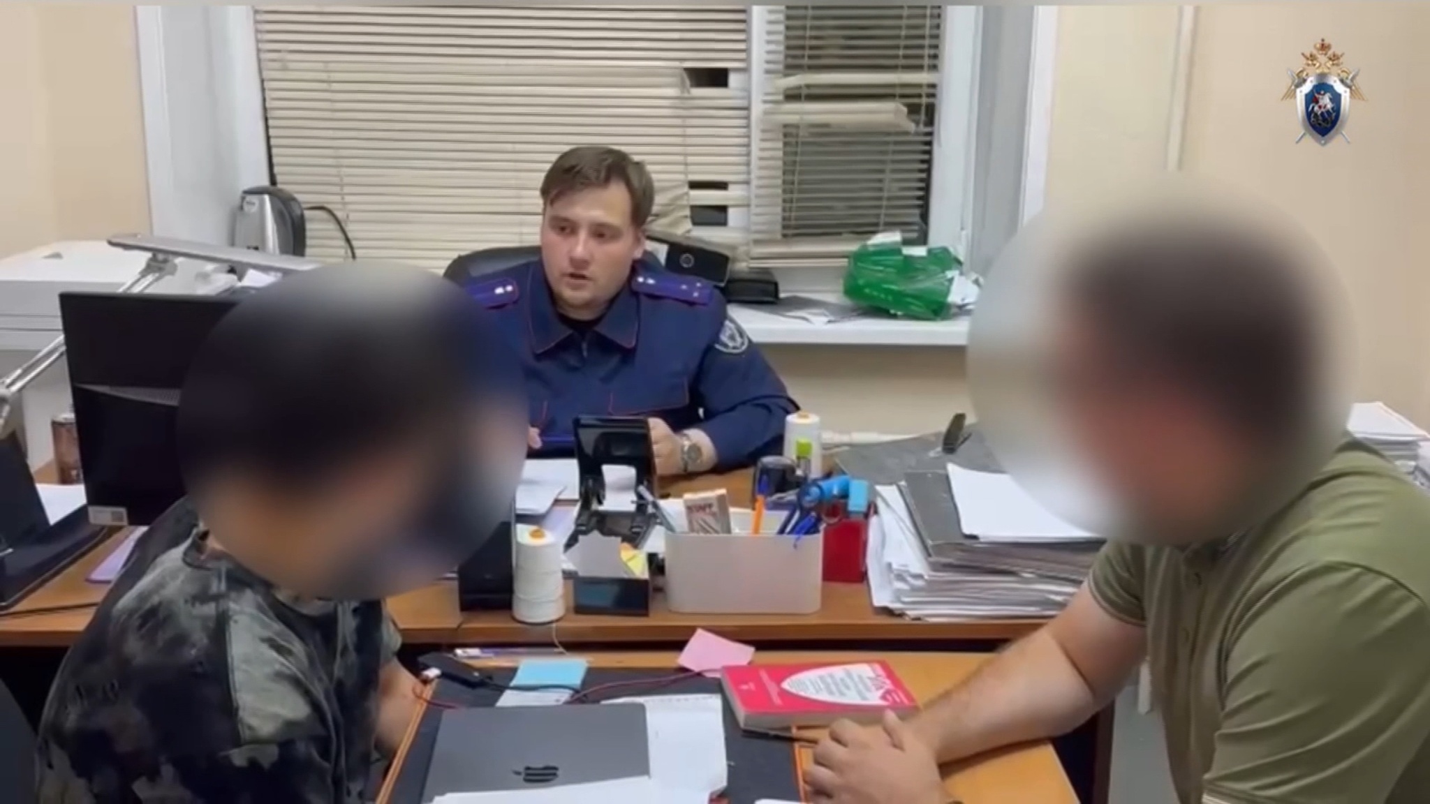 Подростки толпой избили школьника и выложили издевательства в Сеть