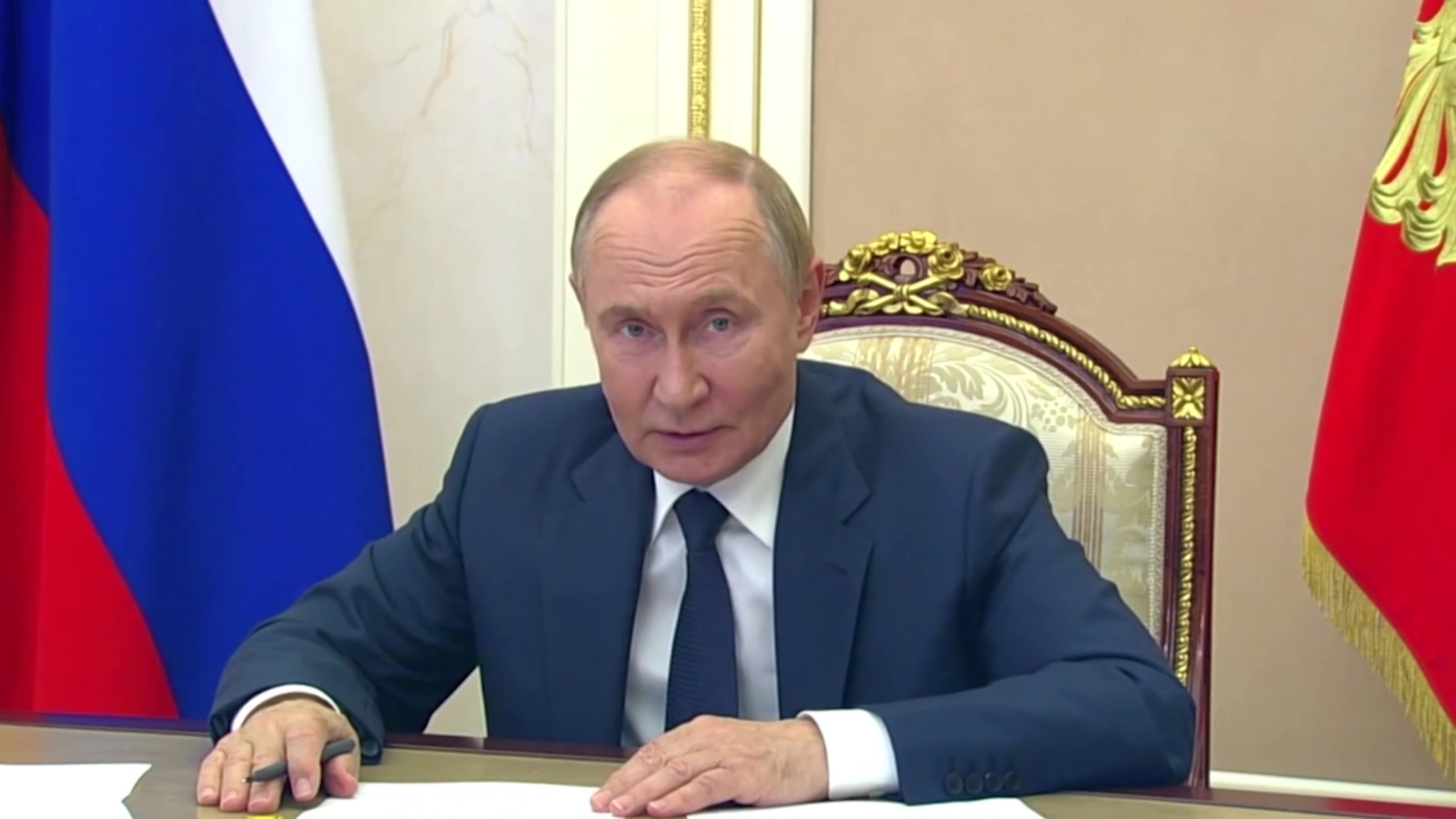 Президент Владимир Путин отметил успехи строителей Челябинской области