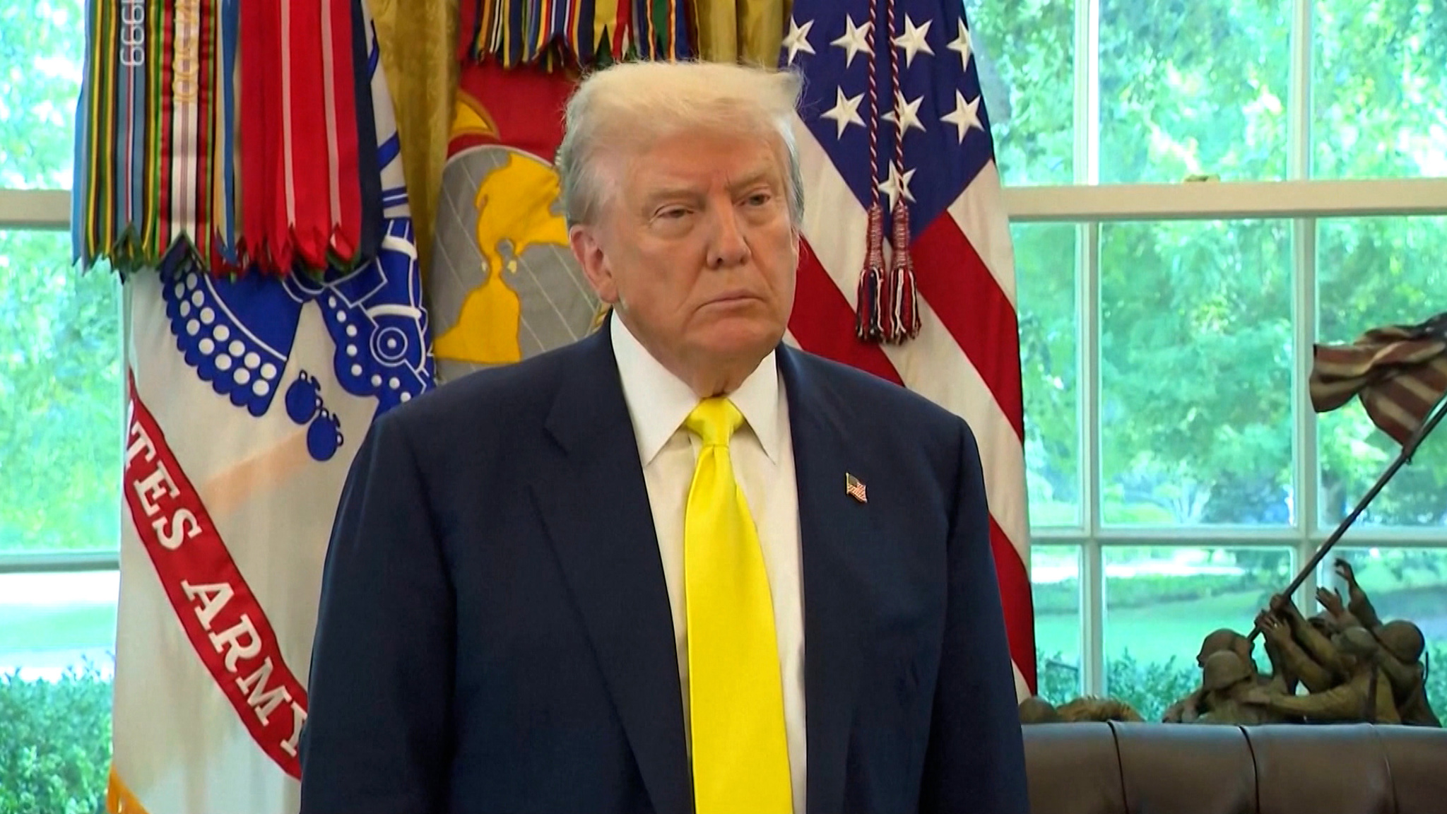Трампу пришлось опровергать домыслы о предстоящей встрече с Путиным