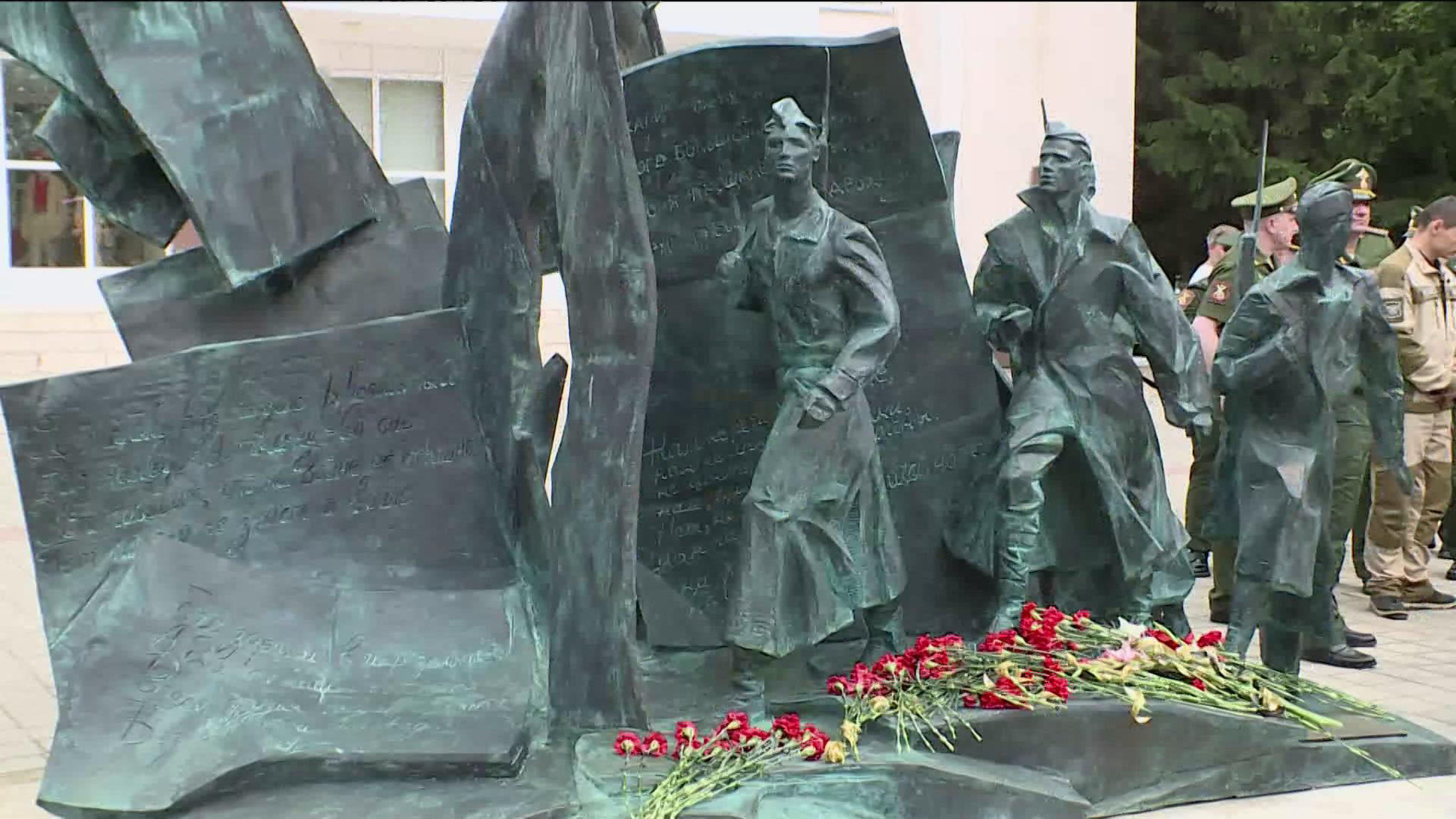 В Козельске открыли памятник "Писательская рота"