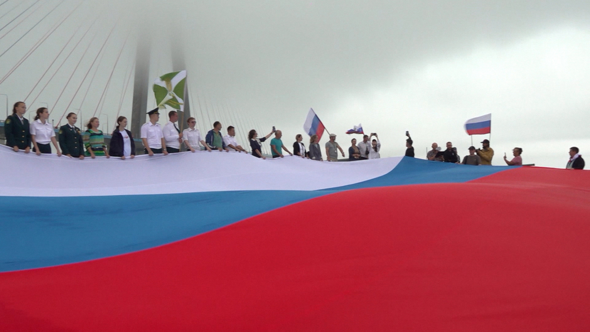 Россия отмечает День государственного флага