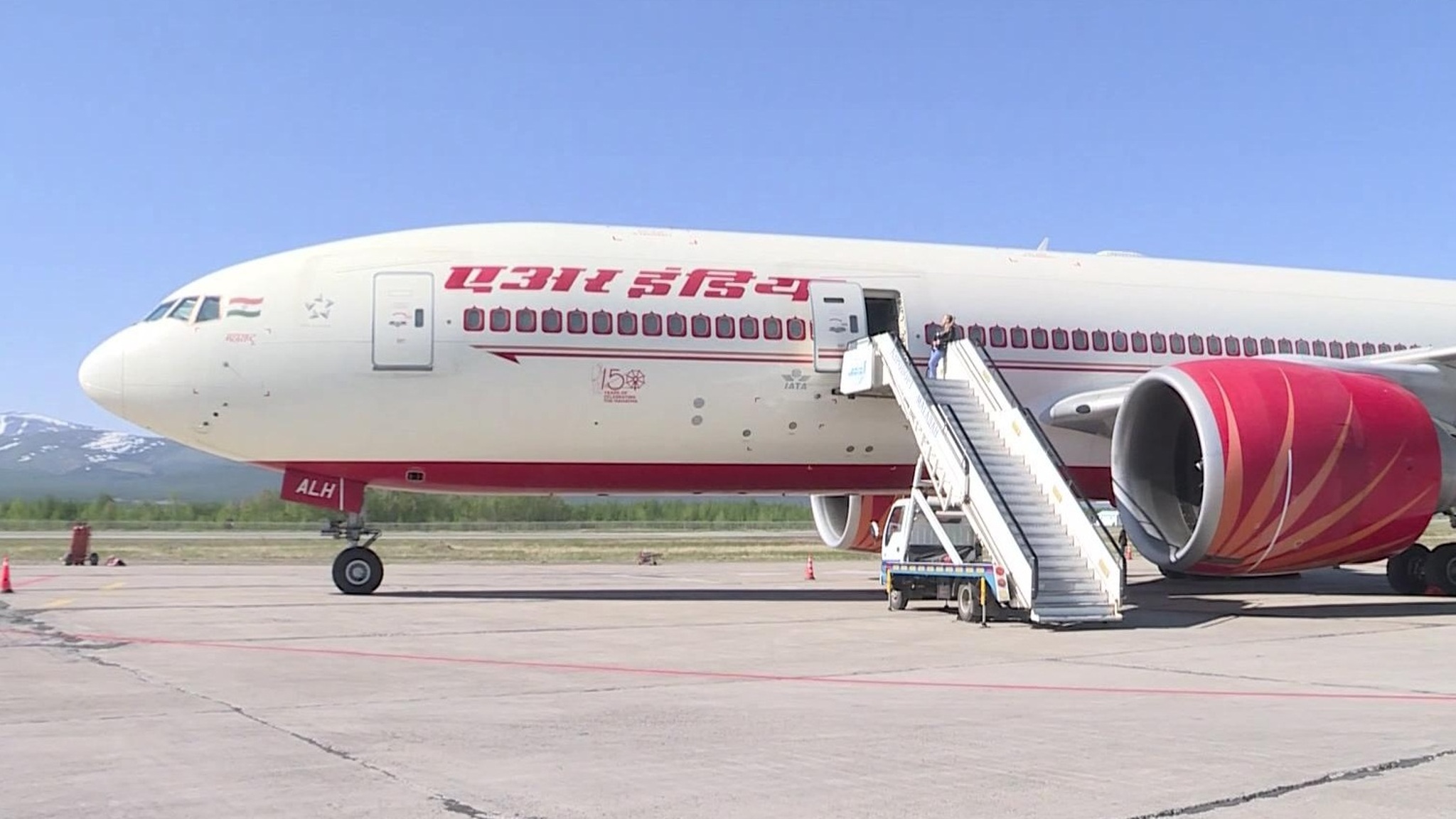 Экстренная посадка самолета Air China: почему экипаж выбрал именно Нижневартовск