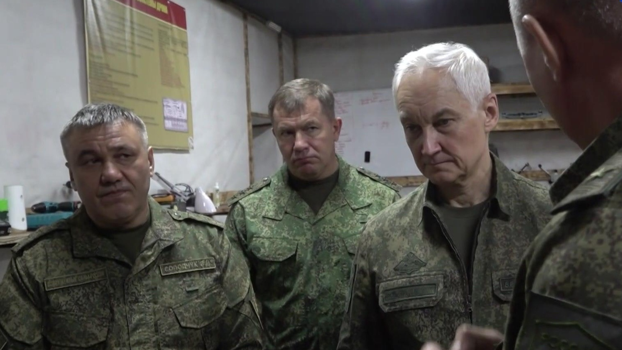 Министру обороны России показали новейшие беспилотники