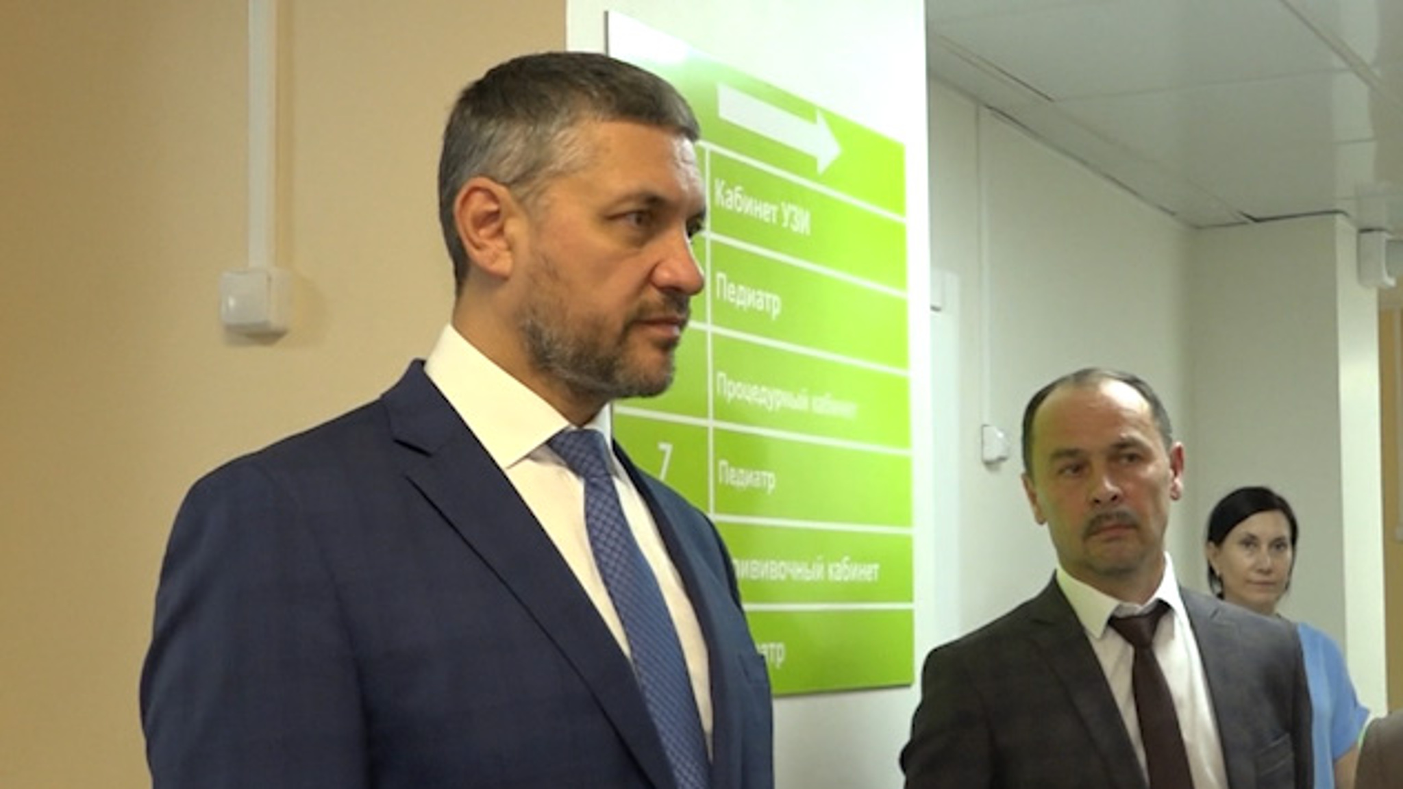 Александр Осипов осмотрел ход капремонта поликлиники Карымской ЦРБ