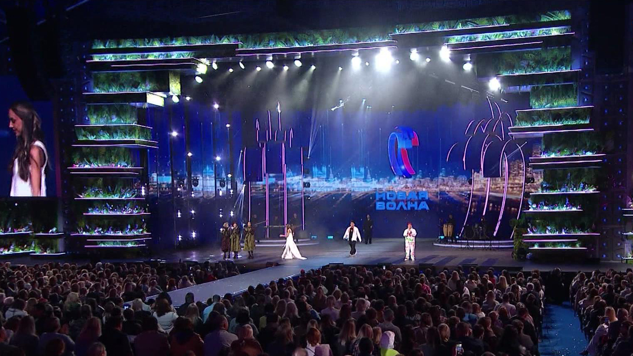 Телеканал "Россия" покажет заключительные концерты "Новой волны"