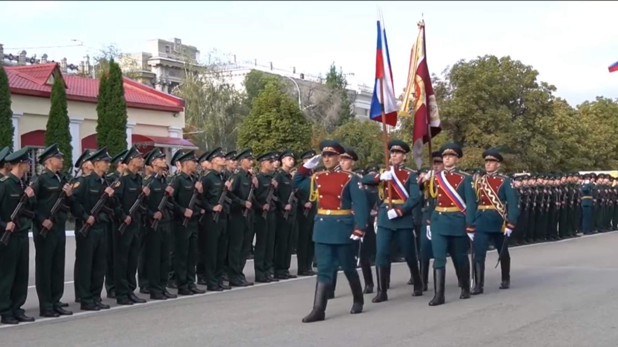 Стали курсантами. В Саратовском военном институте Росгвардии прошла торжественная церемония принятия присяги