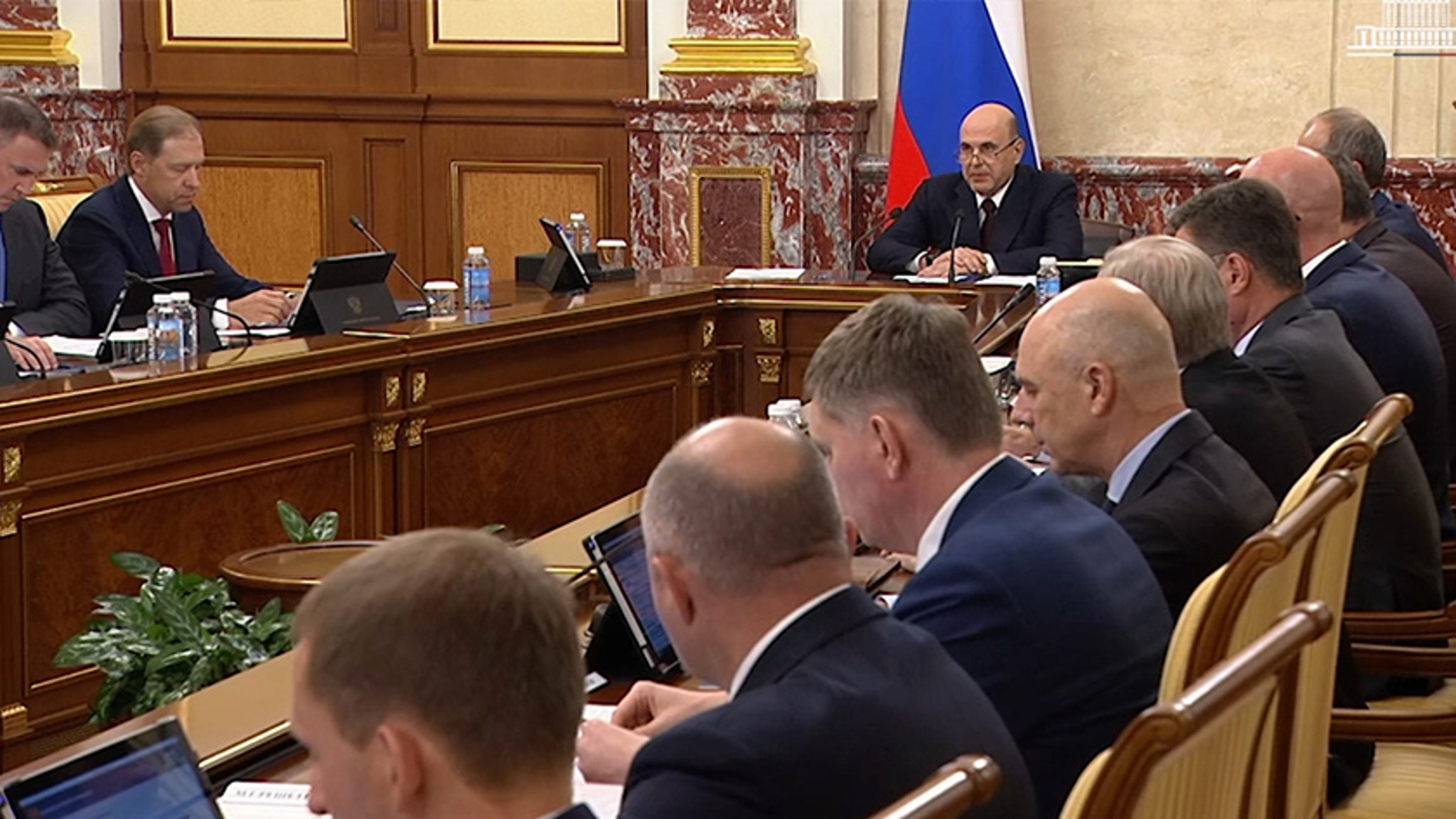 Один миллиард рублей направит правительство РФ дополнительно для возведения дамбы в Приамурье
