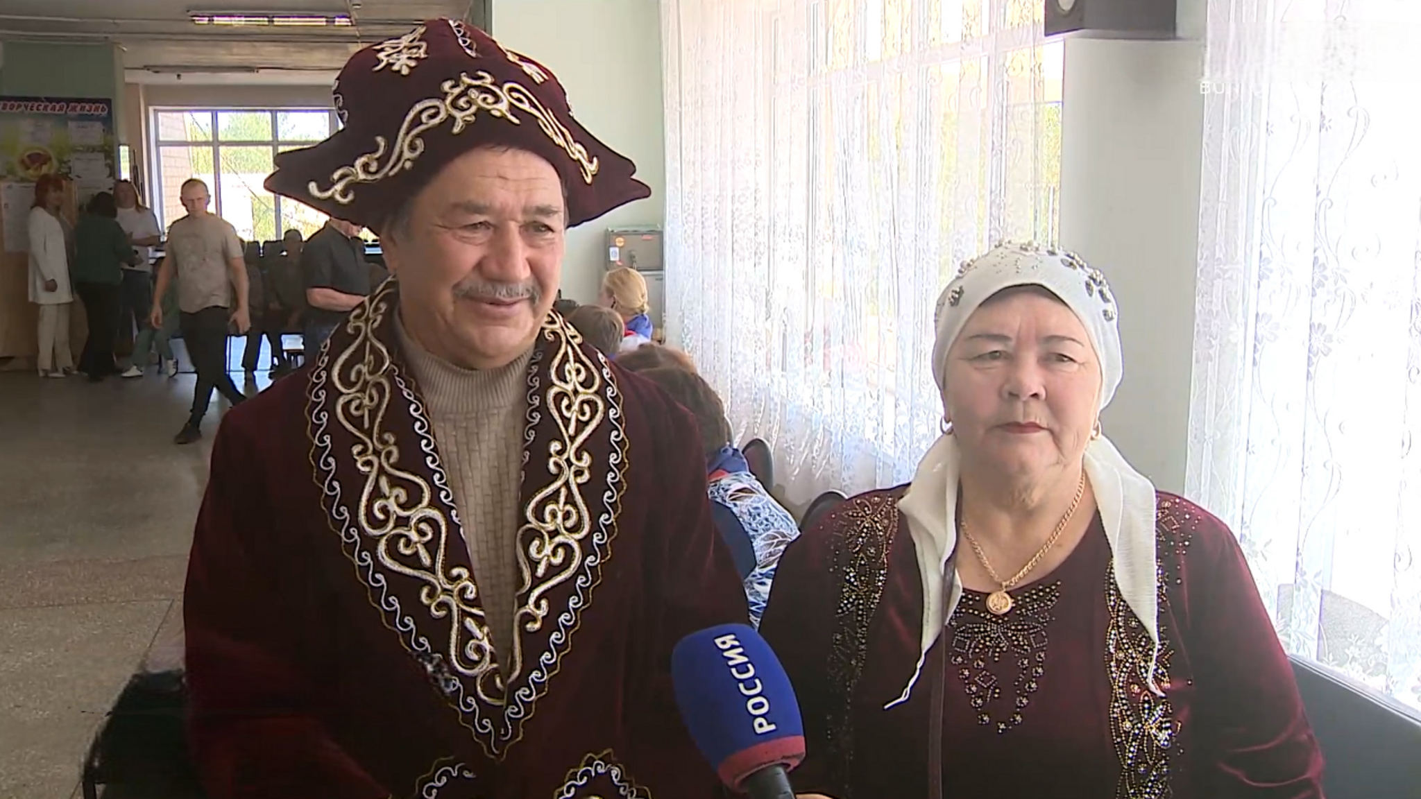 Молодожены и пары "со стажем" голосовали на выборах в Волгоградской области