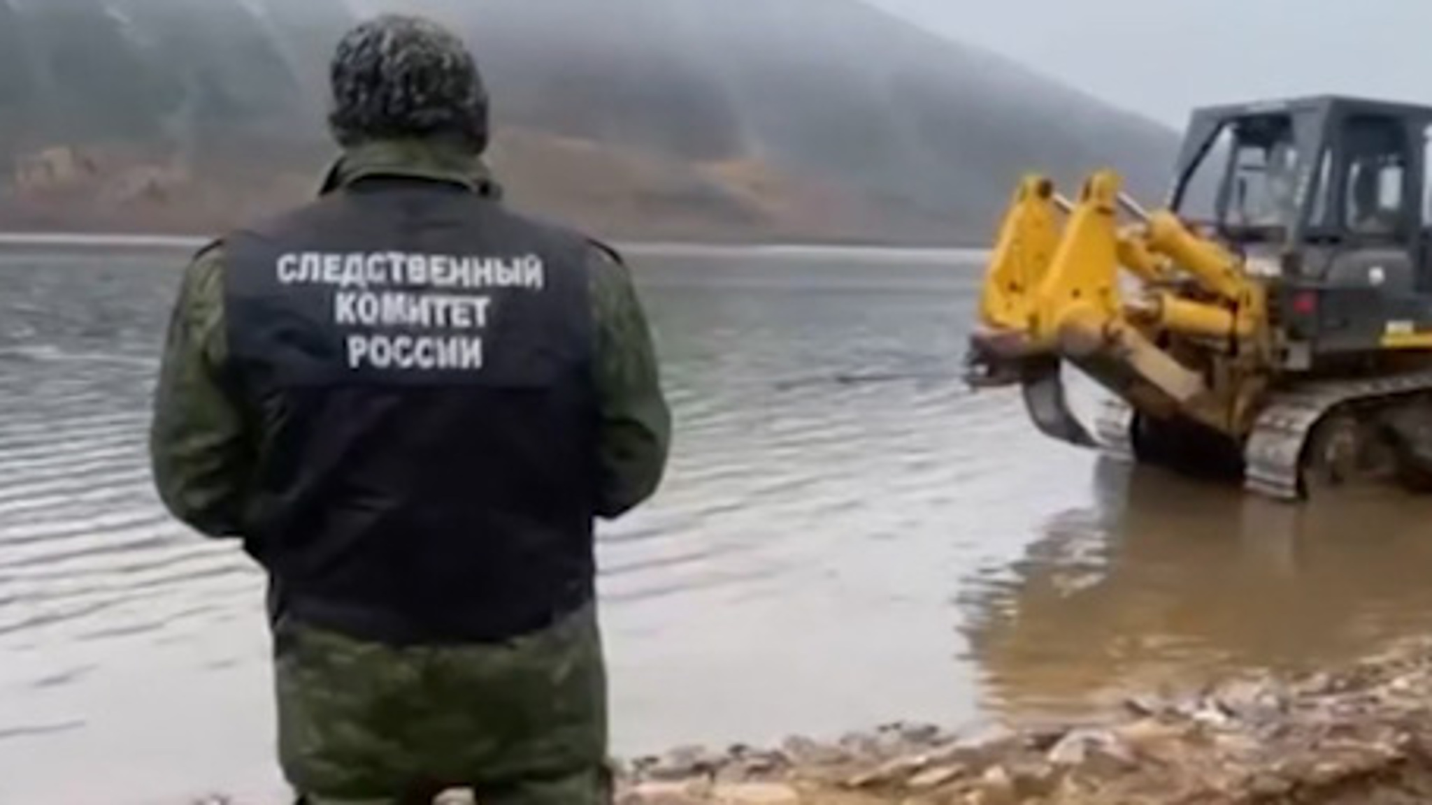 Продолжается расследование уголовного дела о гибели пяти геологов в затонувшем вездеходе
