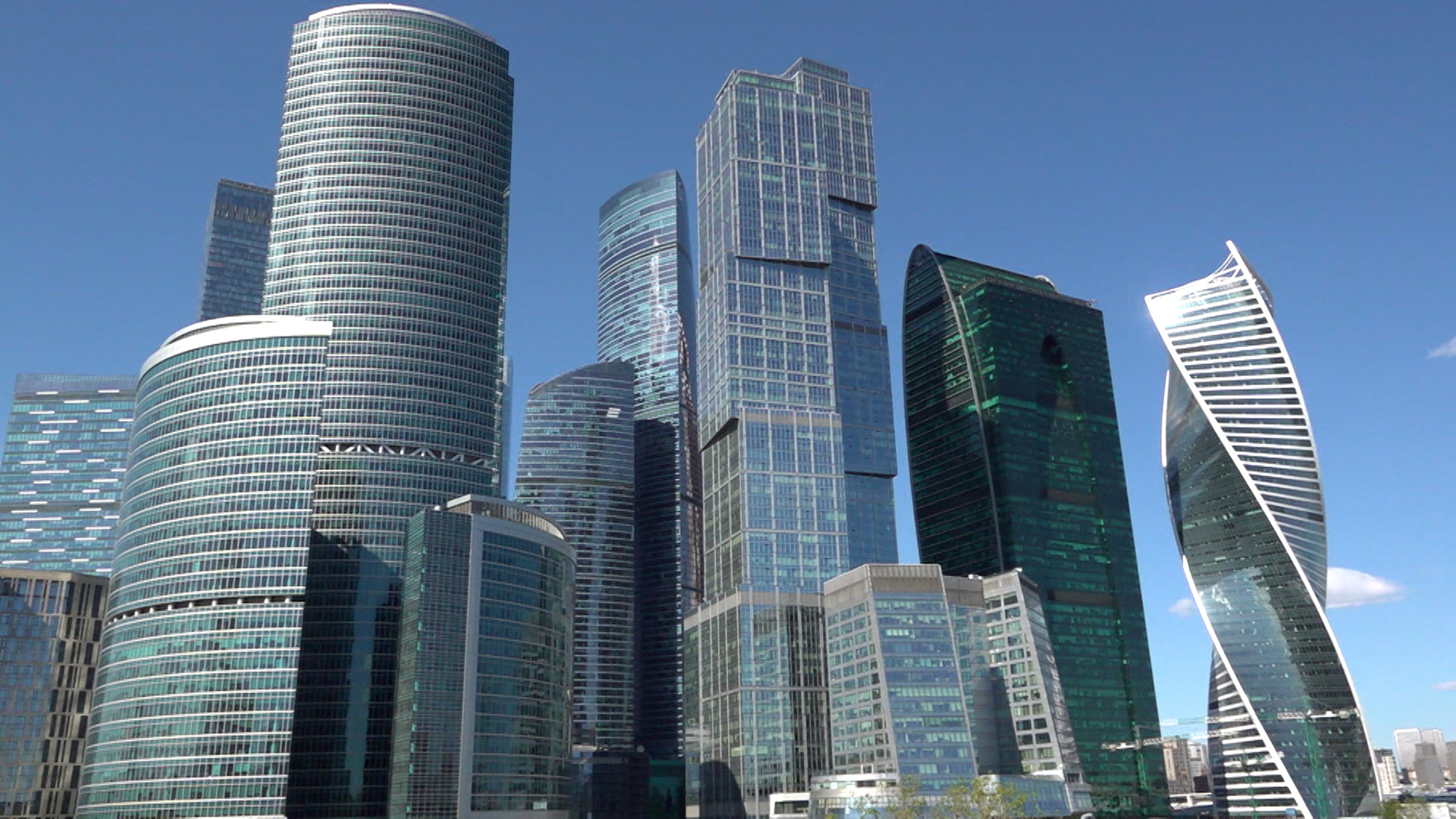 На московские небоскребы возложили "ответственность" за аномально теплые зимы