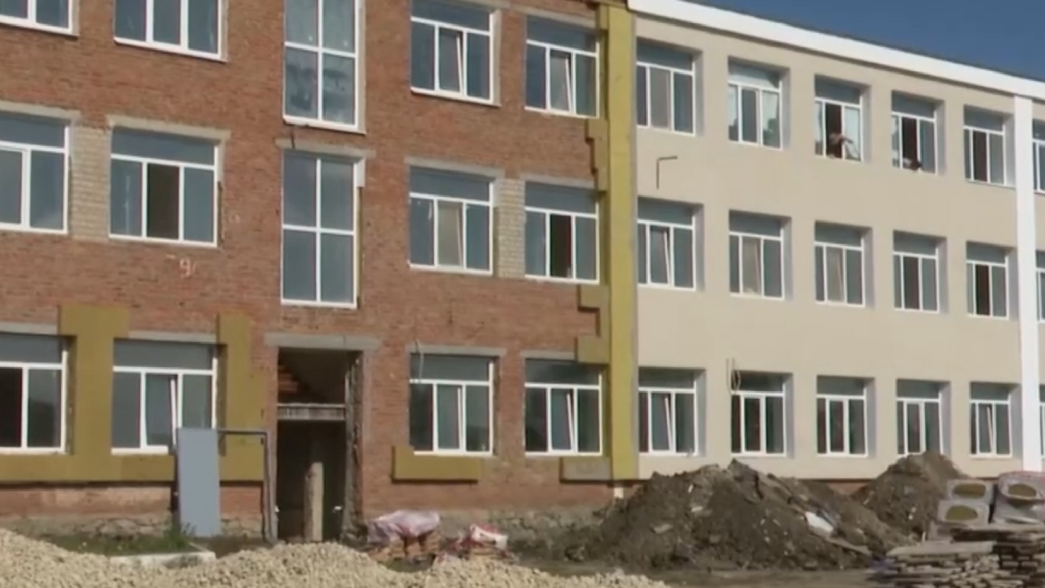 В Базарном Карабулаке капремонт школы №2 подходит к завершающему этапу