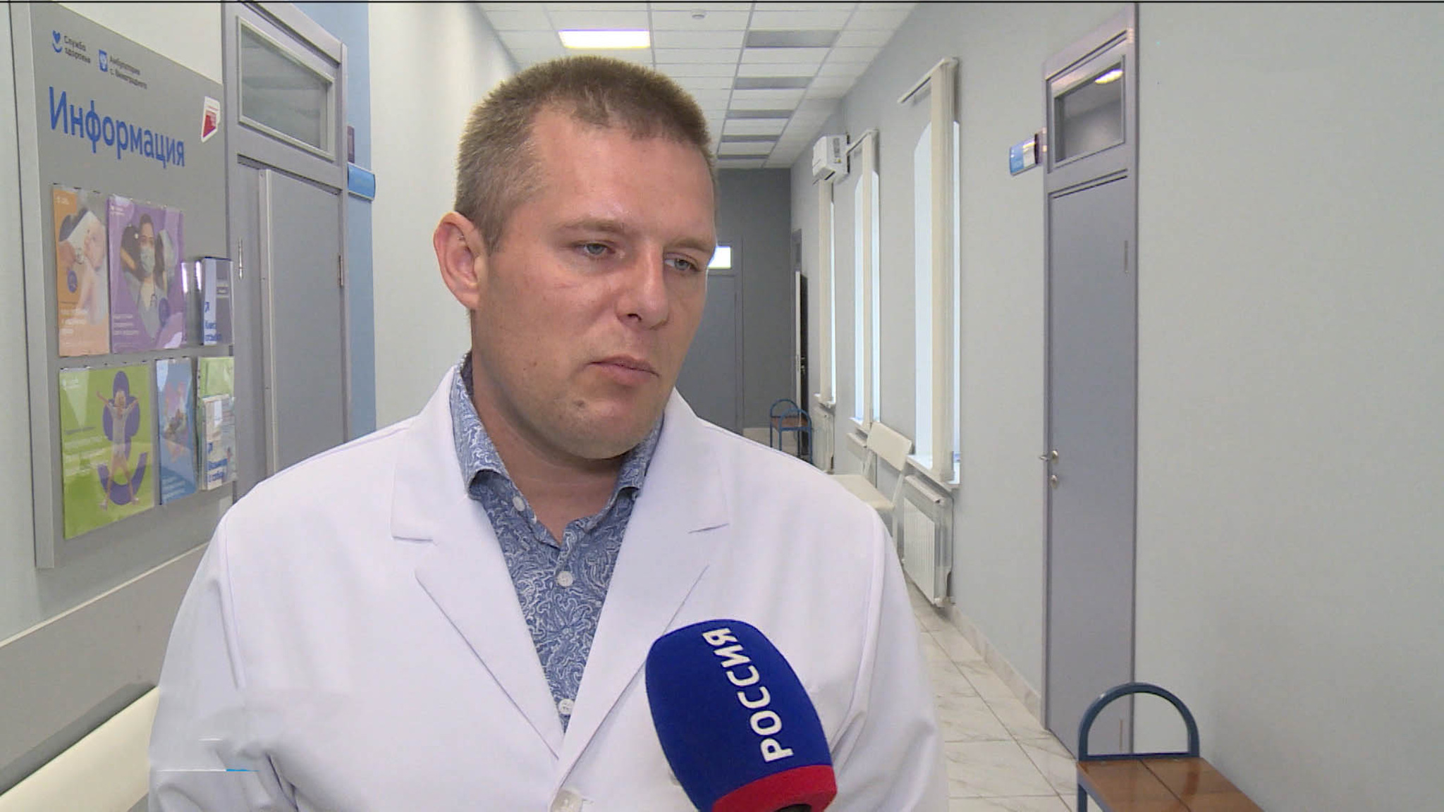 Участник программы "Доблесть Осетии" Владимир Ткаченко изучает для тонкости организации гражданского здравоохранения в Моздокском районе