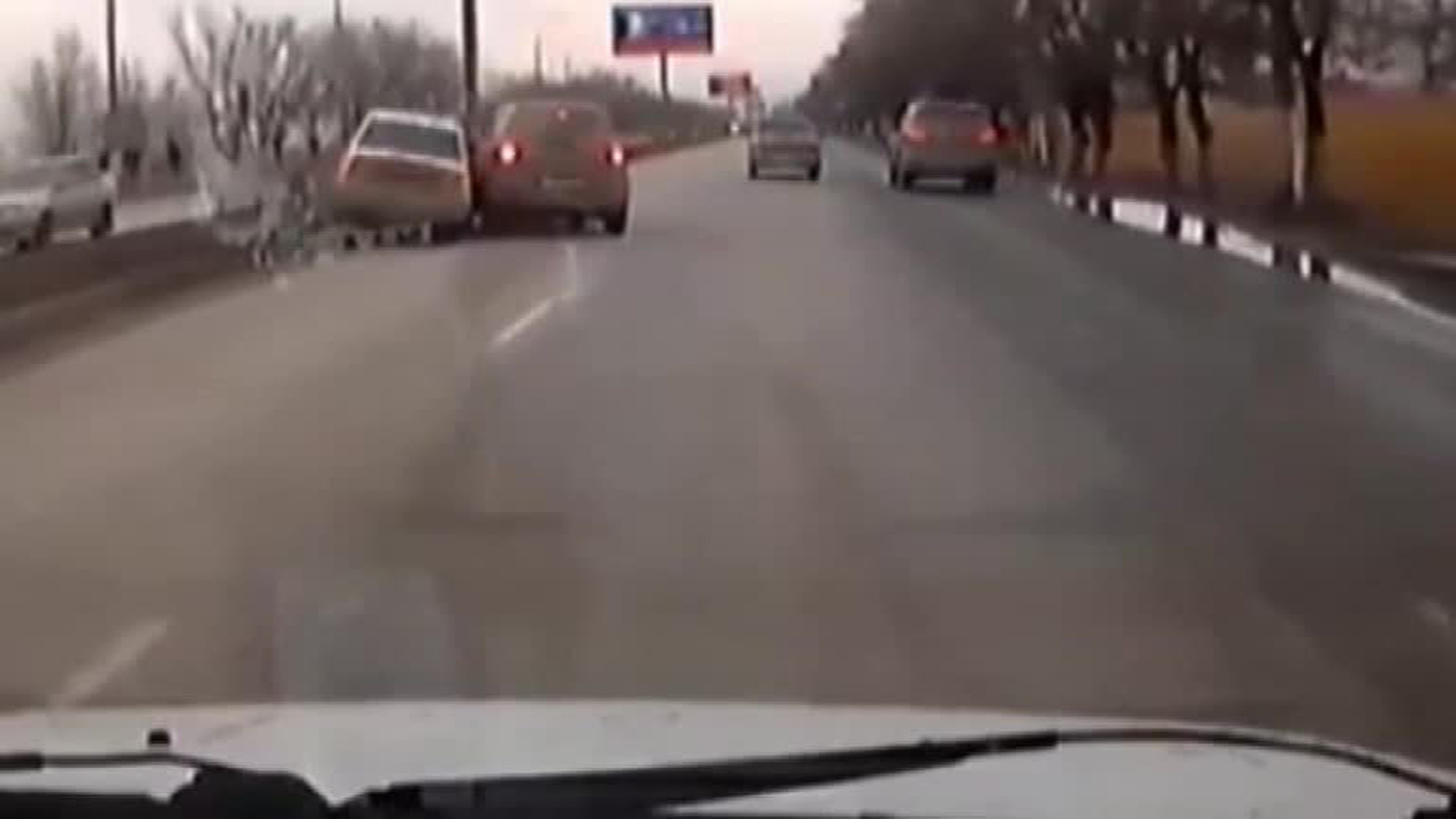 Девушка протаранила авто, в котором ехали ее любимый с новой подругой