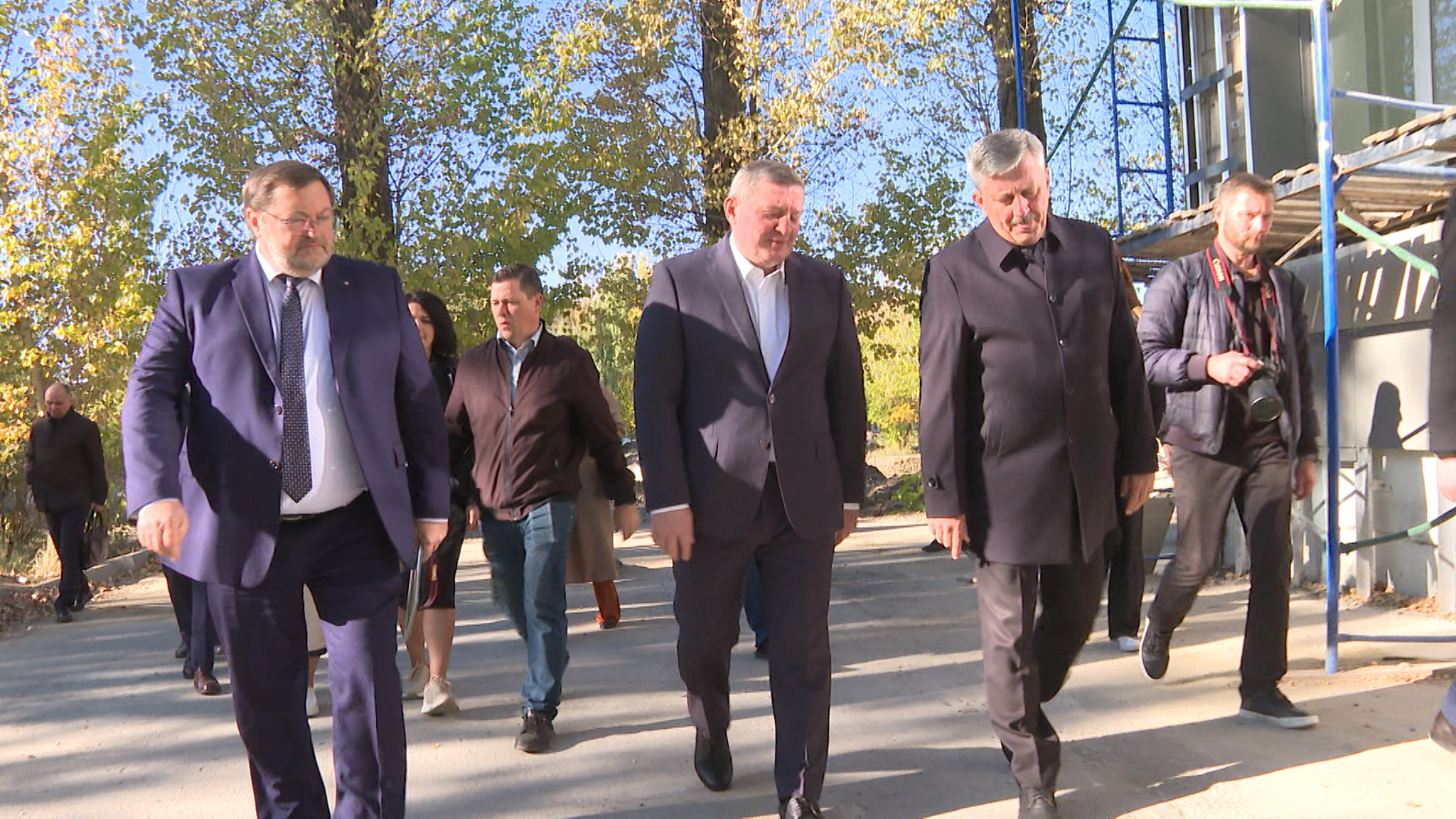 Андрей Бочаров поставил задачу создавать в волгоградских школах полноценные столовые