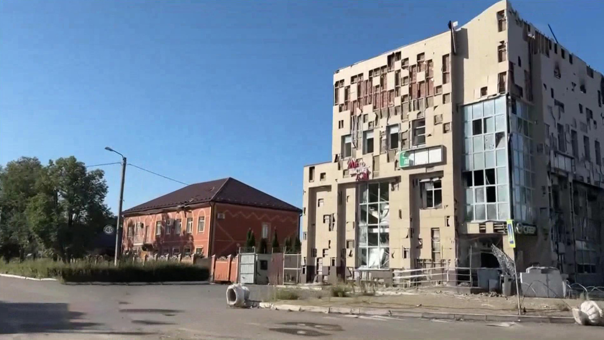 Хинштейн навестил жителей Курской области, вернувшихся из плена