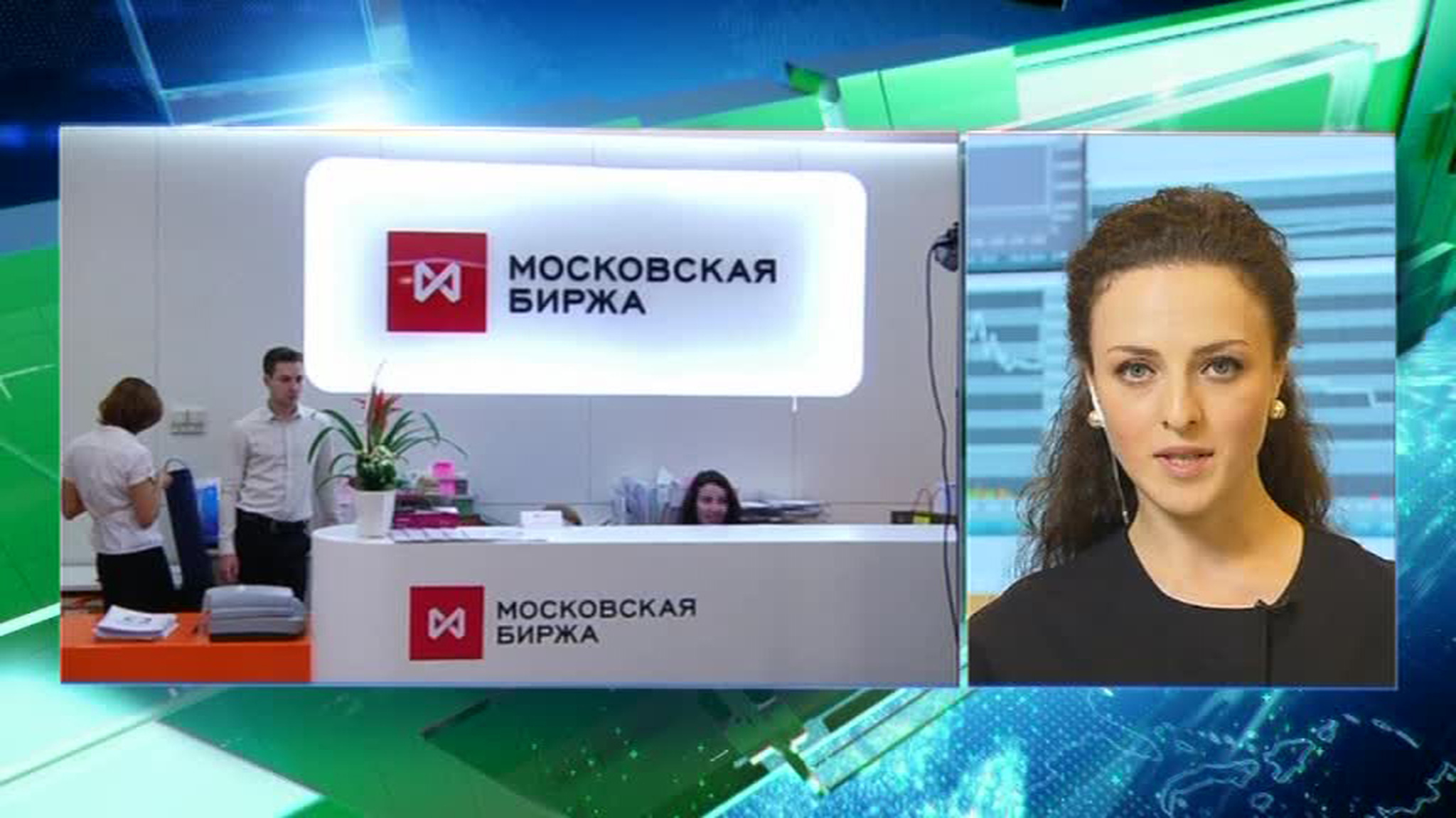 Доллар и евро существенно подорожали в первый день торгов нового года