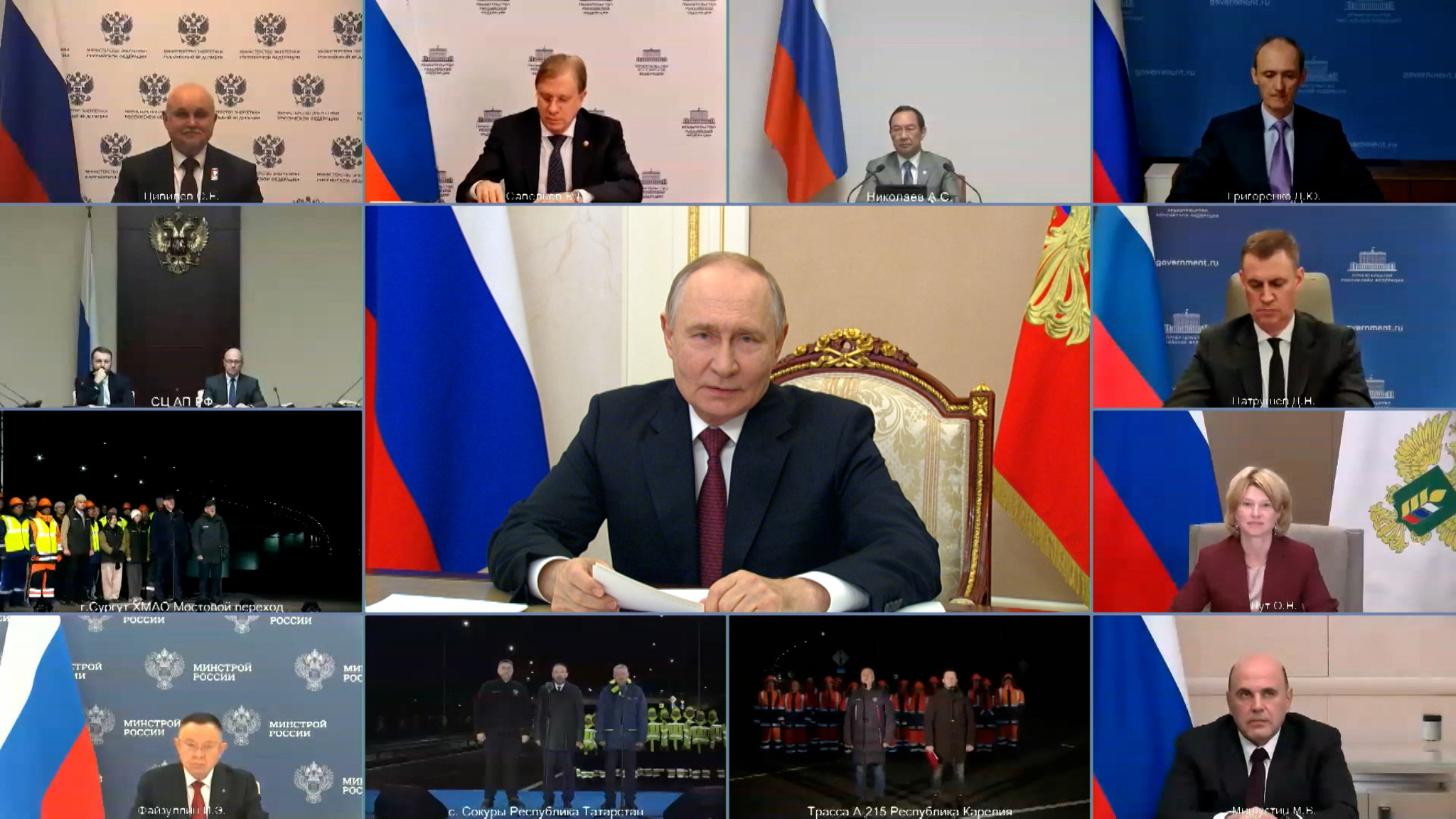 Владимир Путин по видеосвязи открыл новые дорожные объекты в трех регионах