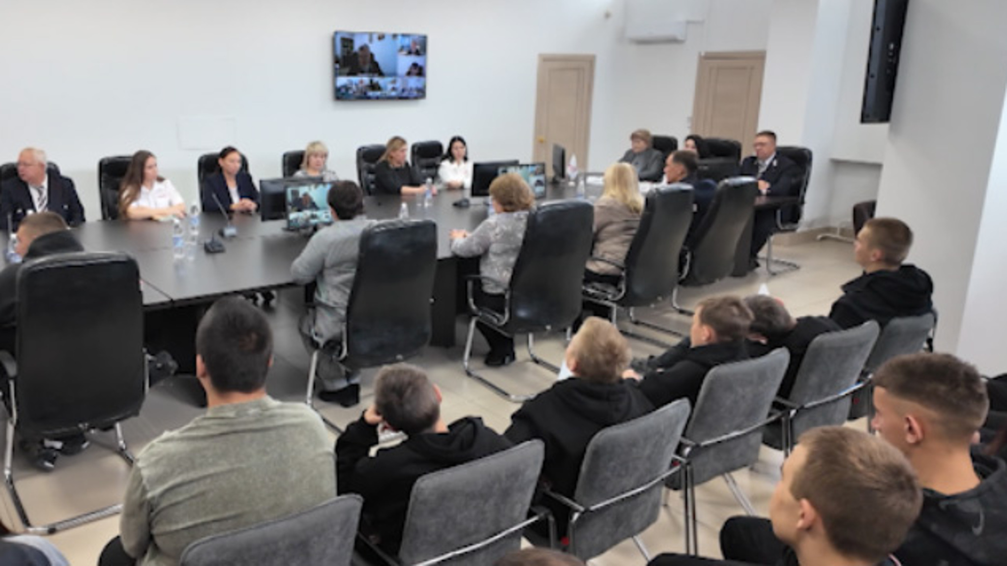 Школьников и студентов из Краснокаменска познакомили с железнодорожными профессиями