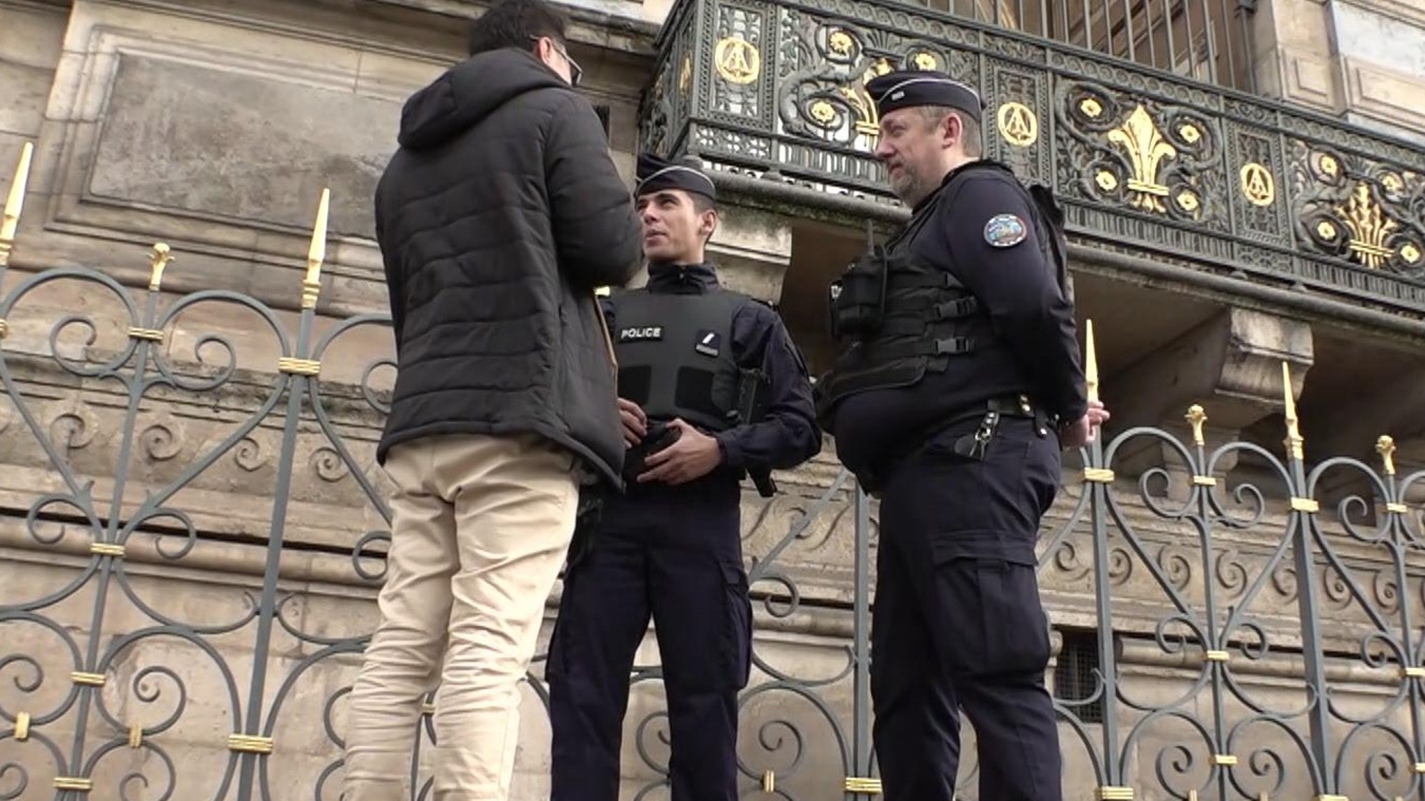 В каждом третьем зале Лувра нет камер: вернутся ли похищенные экспонаты