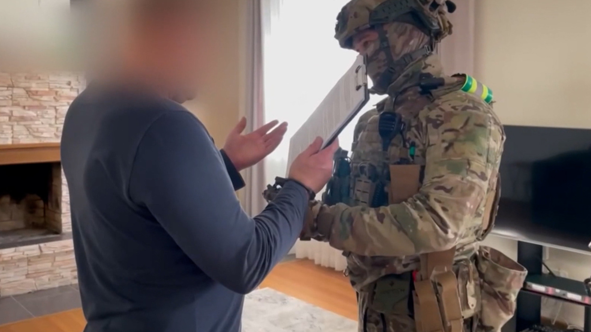 В Красноярске сотрудников авиакомпании заподозрили во взятках