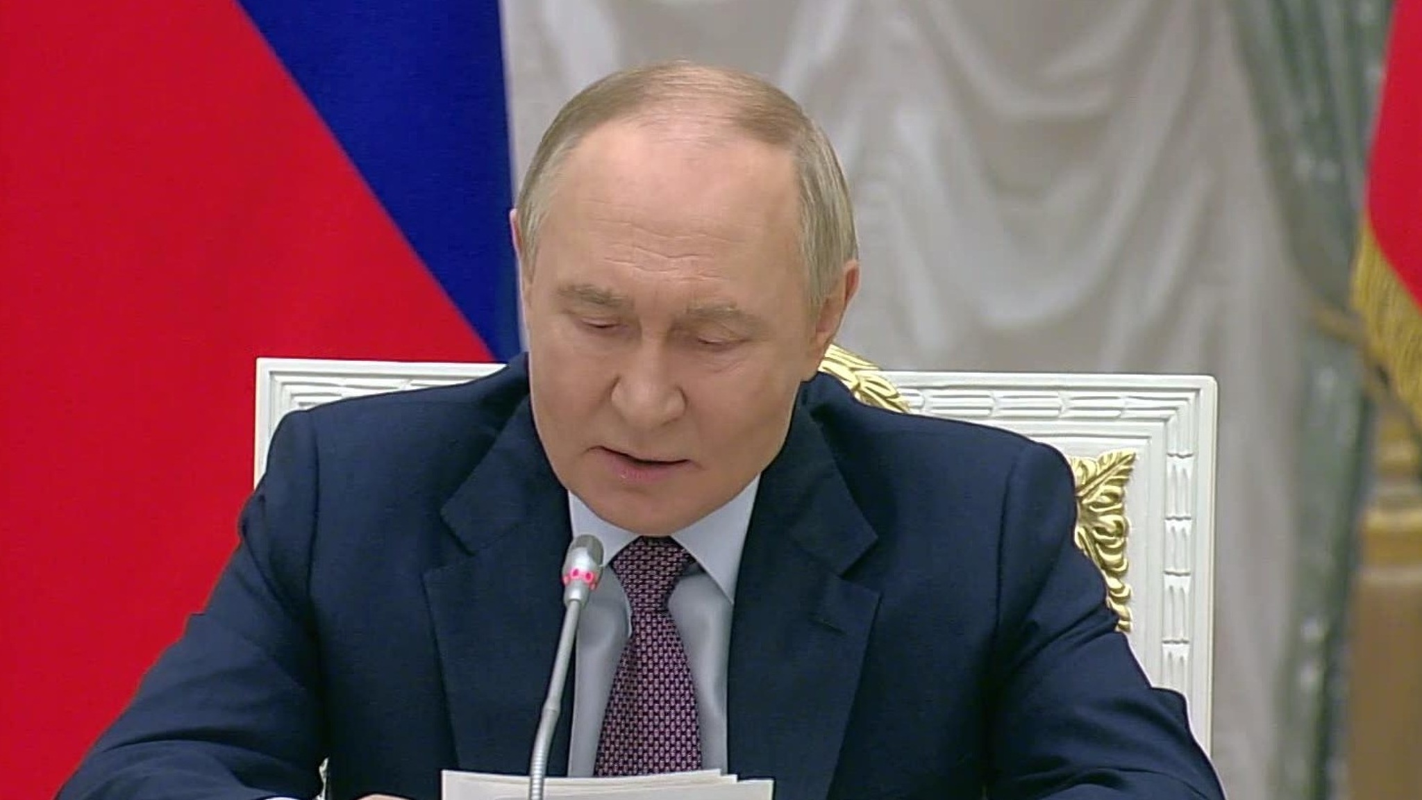 Президент анонсировал новые меры поддержки семей с детьми