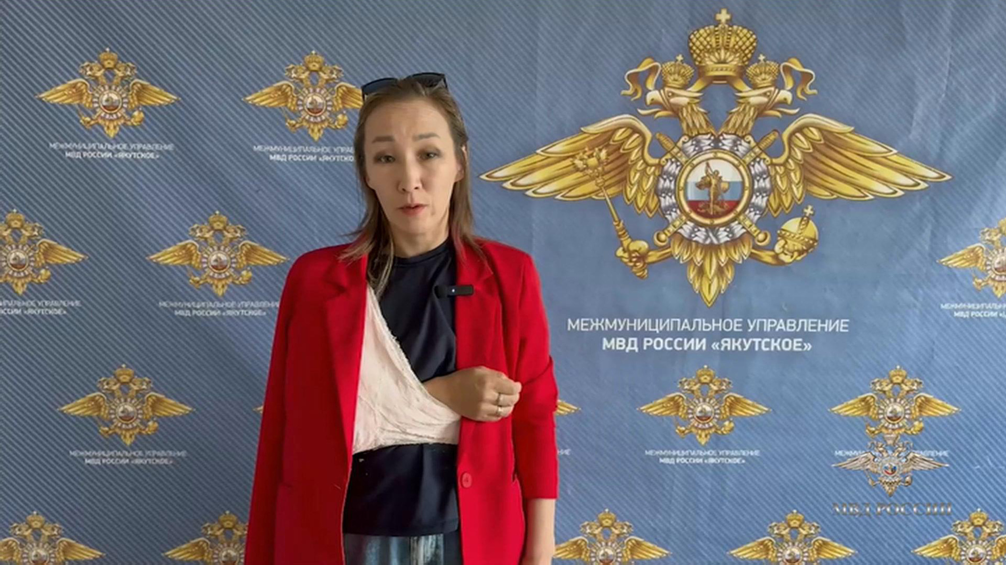 Колокольцев наградил сотрудницу полиции из Якутии, спасшую двухлетнюю девочку