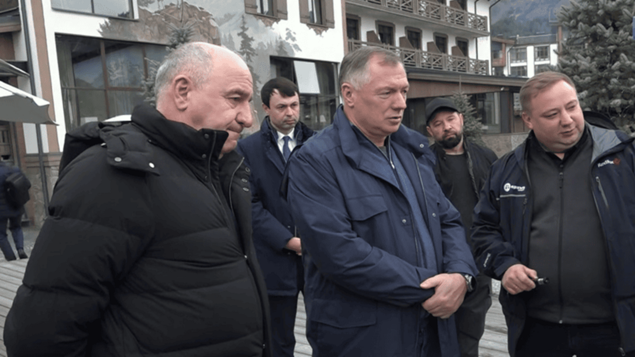 Рашид Темрезов представил зампреду правительства РФ Марату Хуснуллину мастер-план развития Архыза