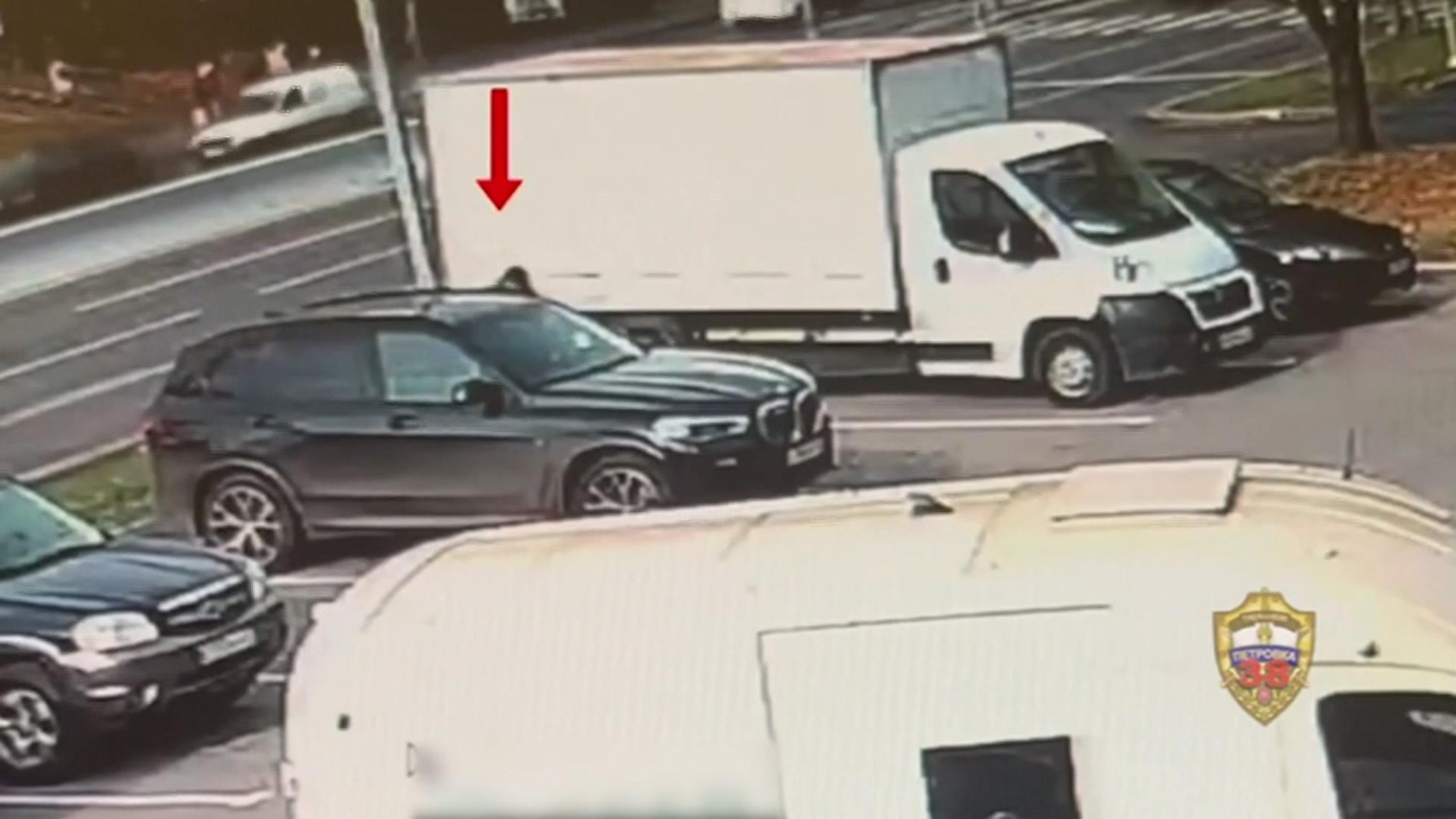 Двое злоумышленников украли из авто бизнесмена 30 миллионов и тут же растратили