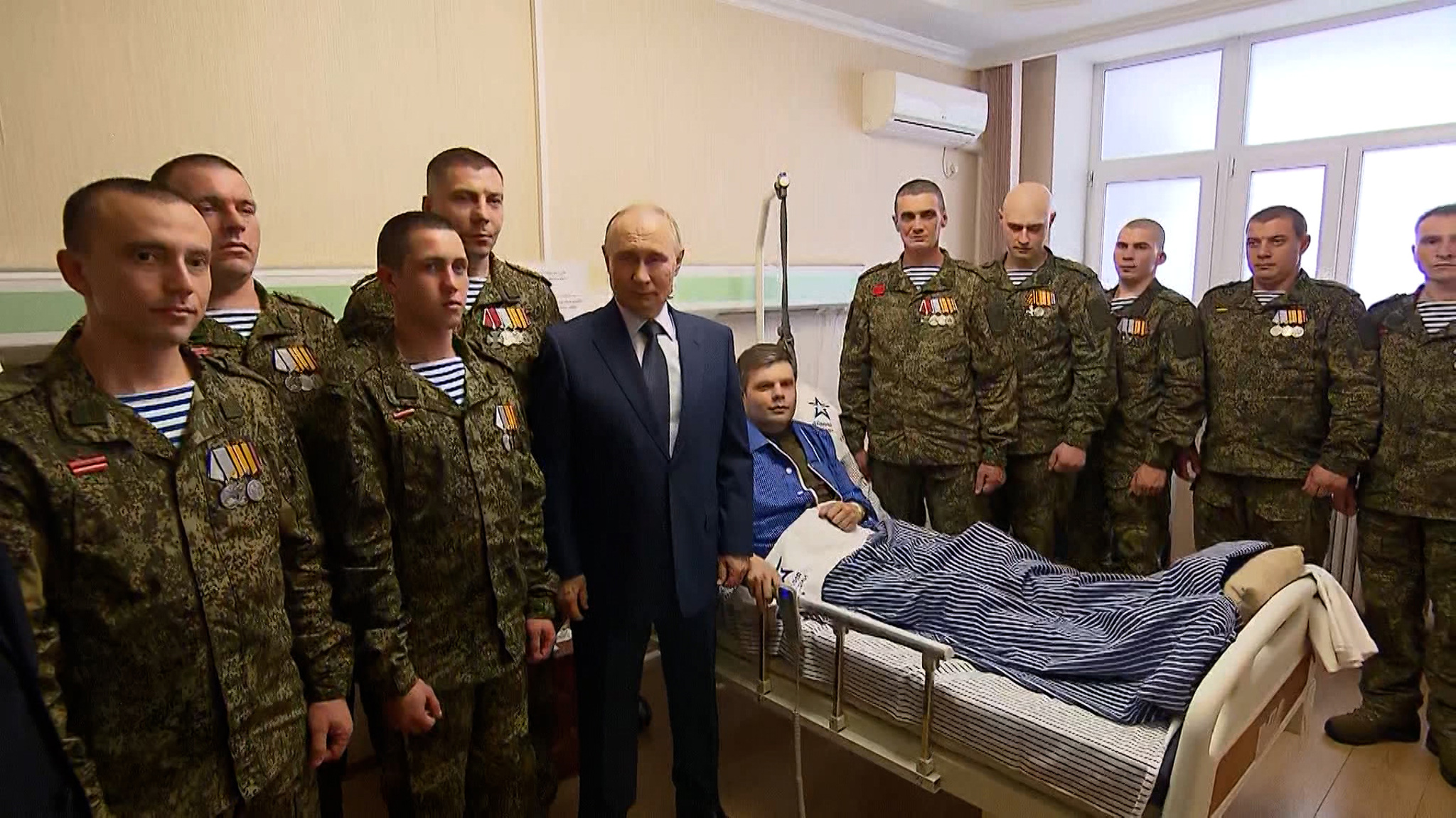 Встреча президента с ранеными бойцами