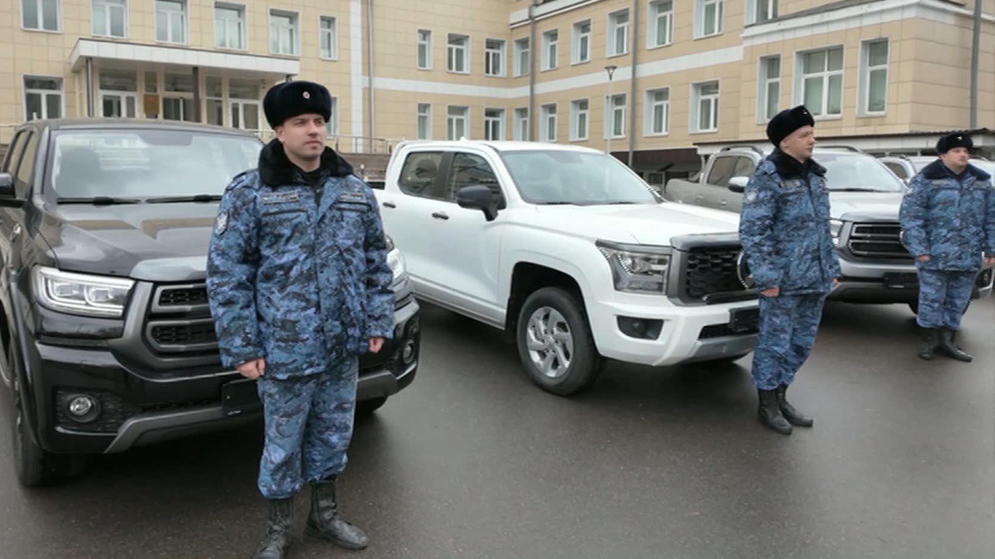 Автомобили для нужд СВО передали Росгвардии