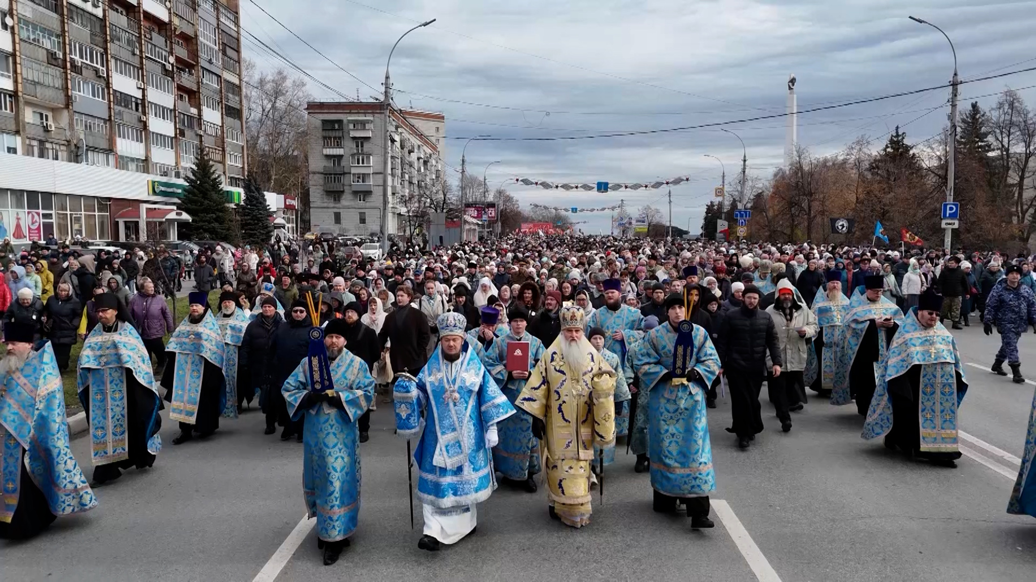 Крестный ход с Казанской иконой Божией Матери