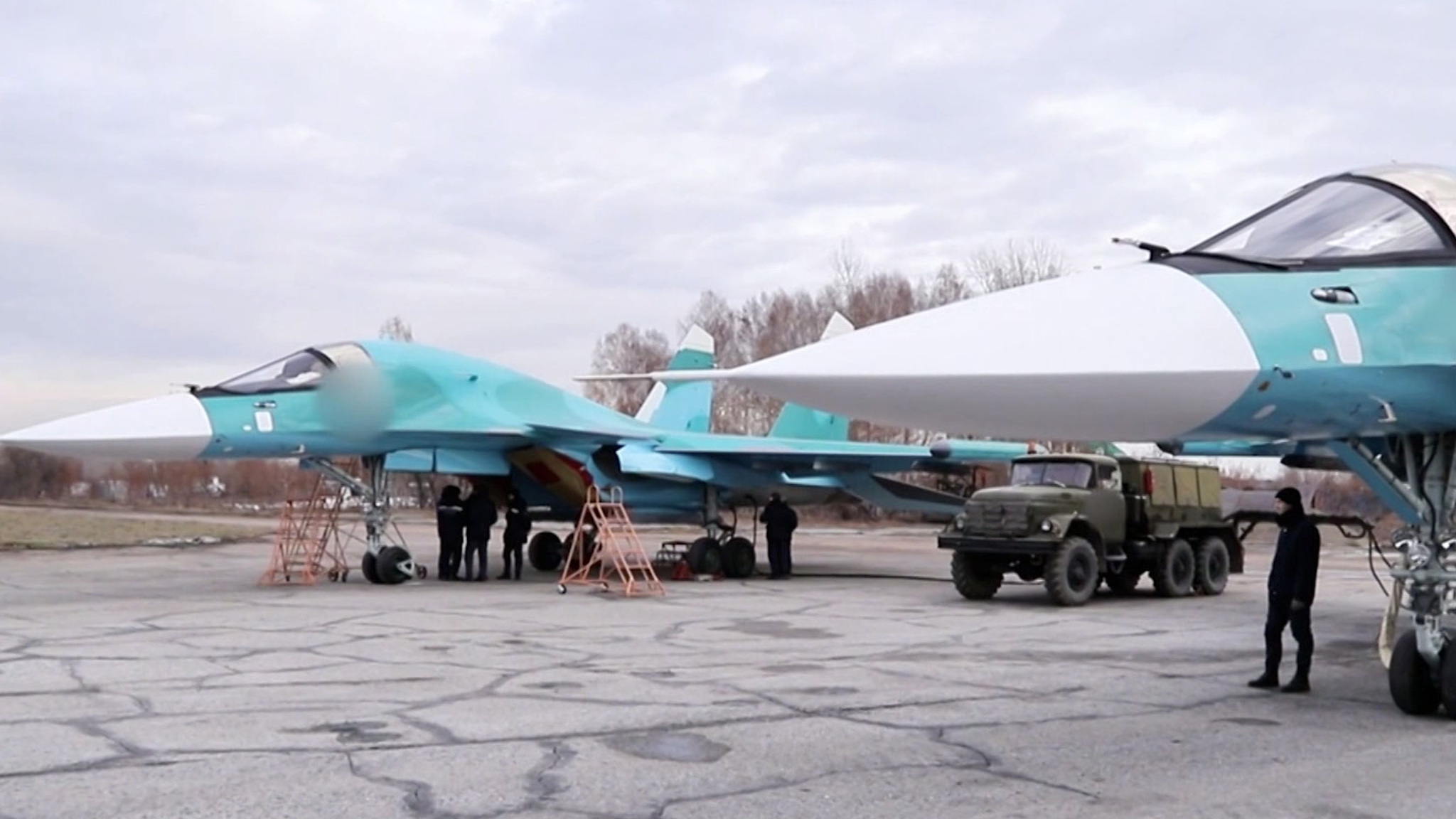 ОАК передала МО новую партию истребителей-бомбардировщиков Су-34