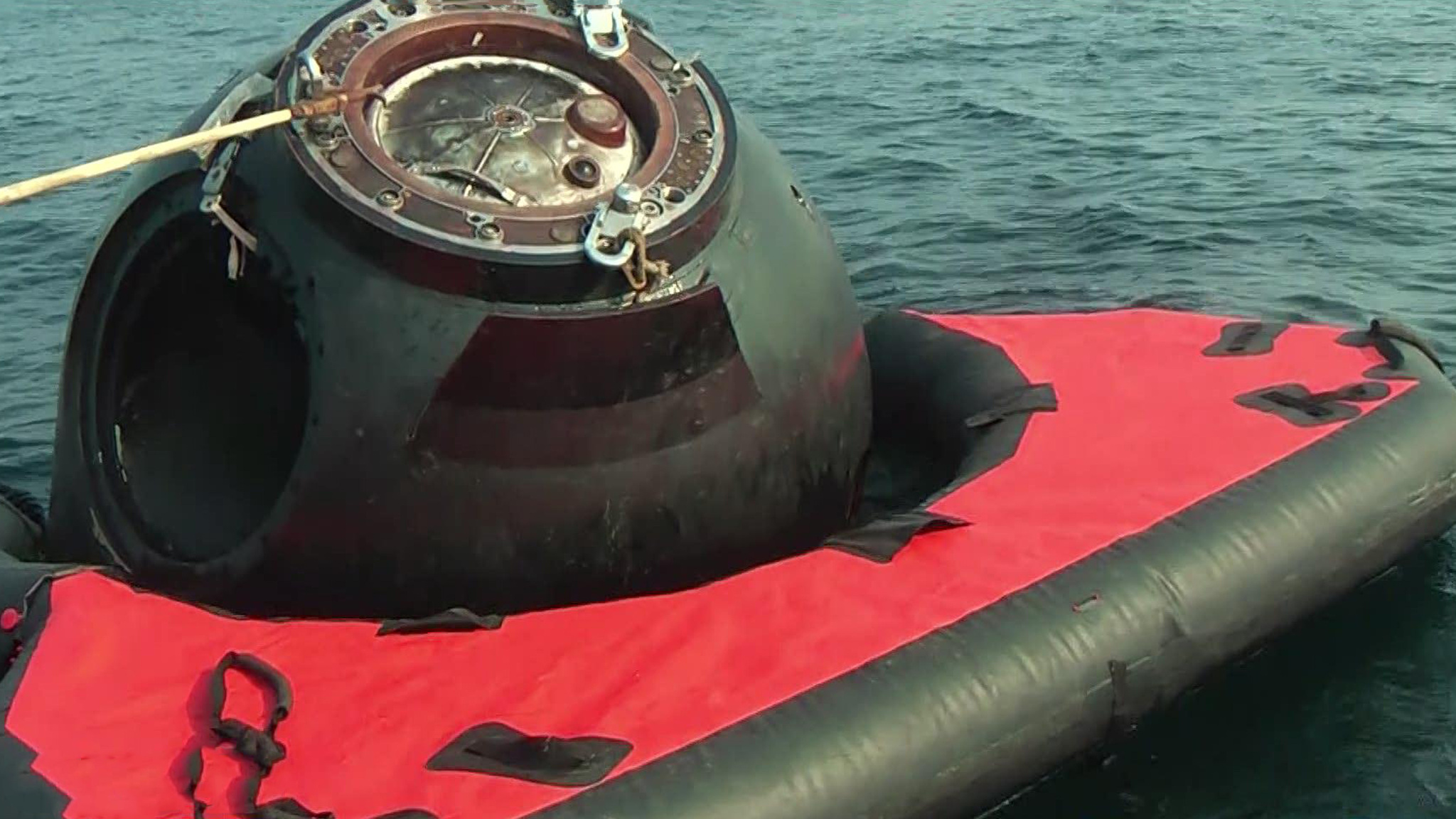 Учения по эвакуации космического корабля прошли в водах Японского моря