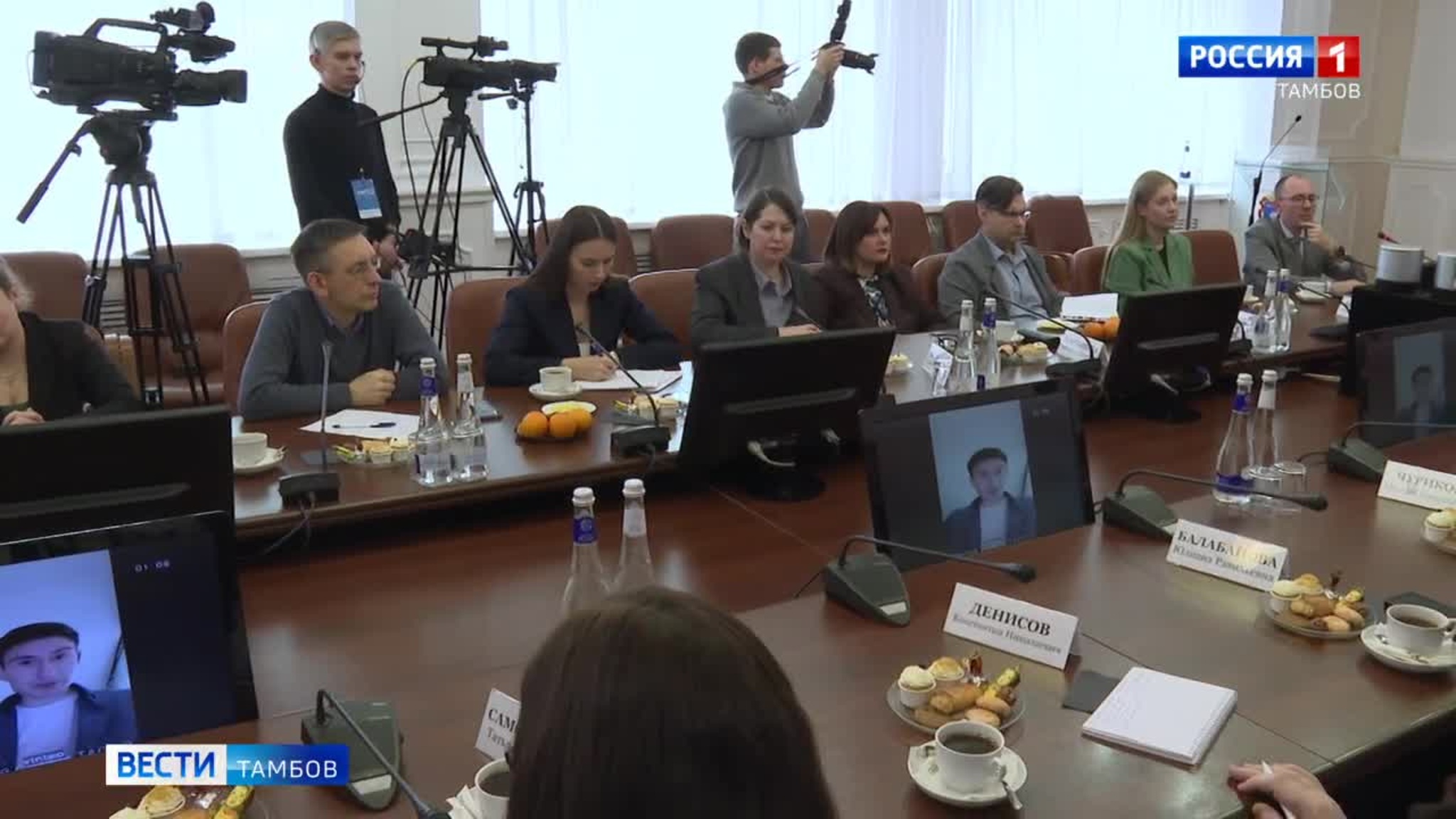 Евгений Первышов провёл пресс-конференцию по итогам первого года работы в регионе