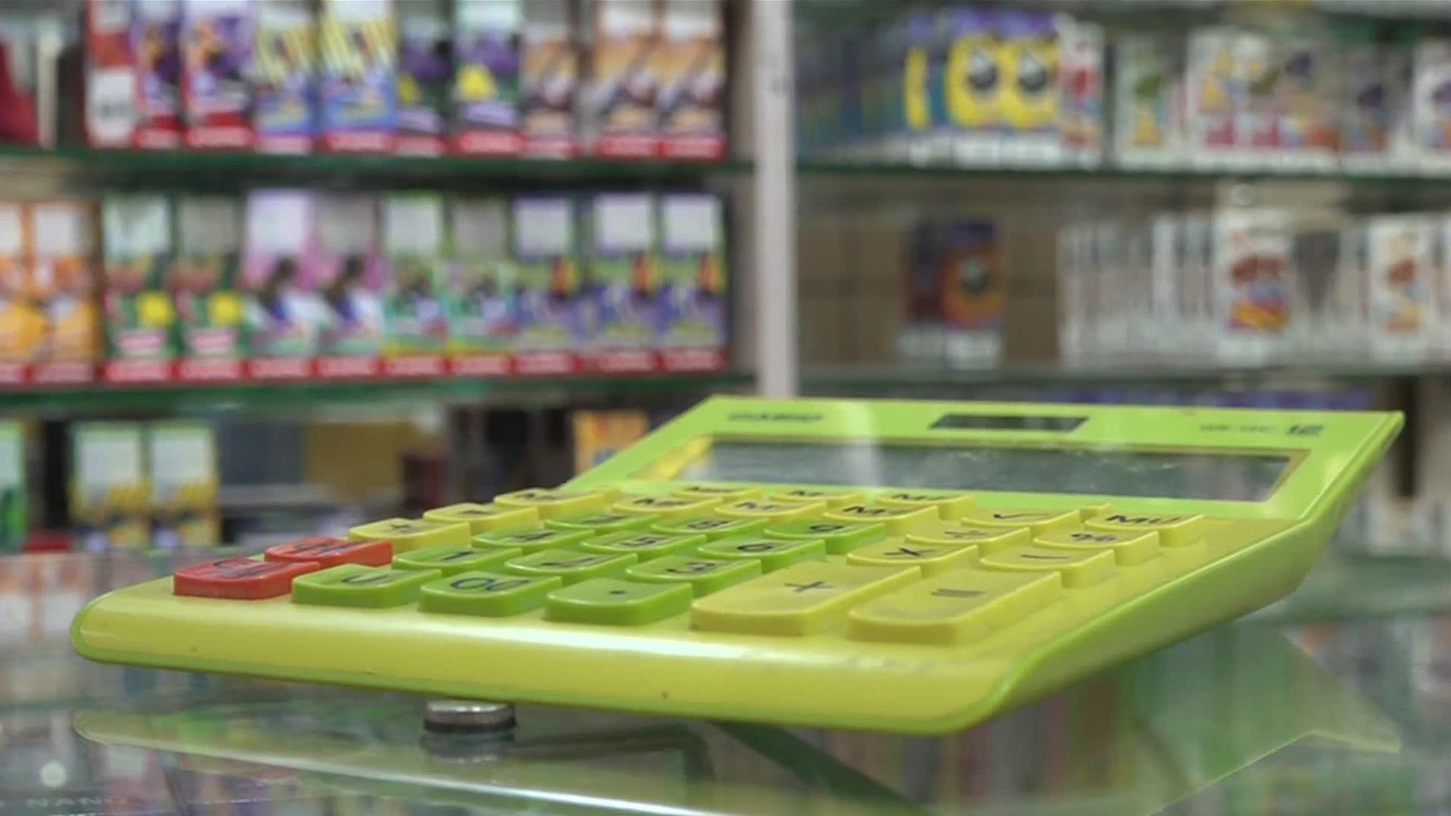 Общественники проверили, как соблюдается запрет на продажу вейпов подросткам