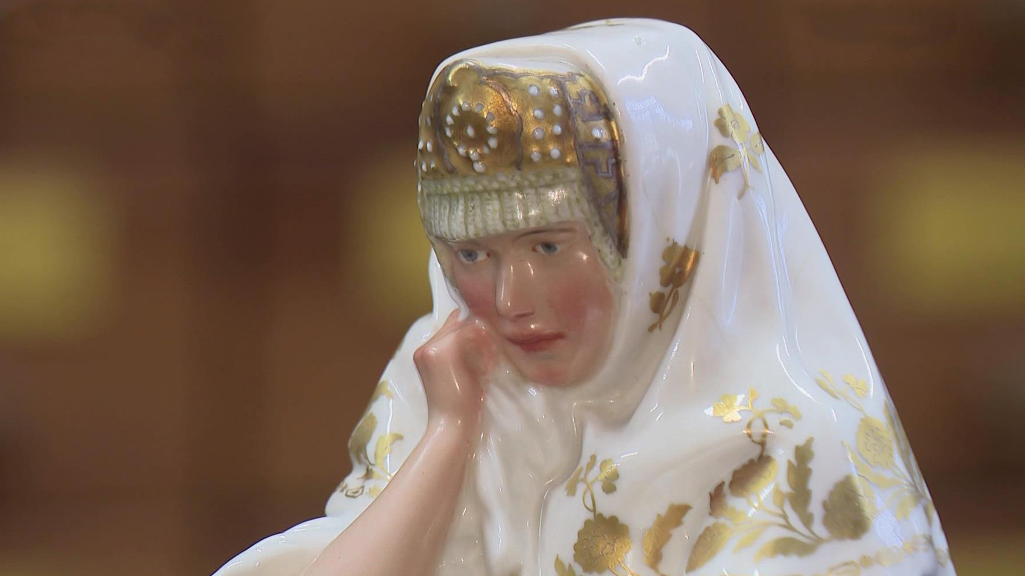 Императорский фарфоровый завод пополняет серию "Народности России"