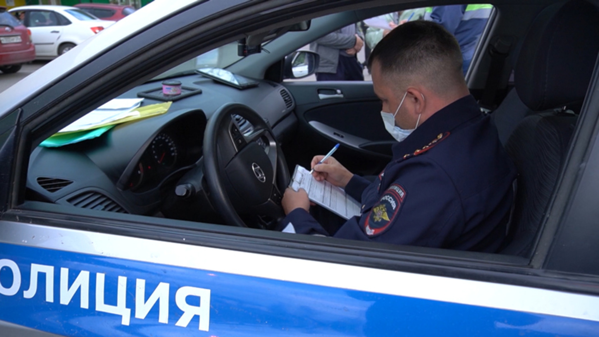 Сотрудники полиции принимают сегодня поздравления с профессиональным праздником