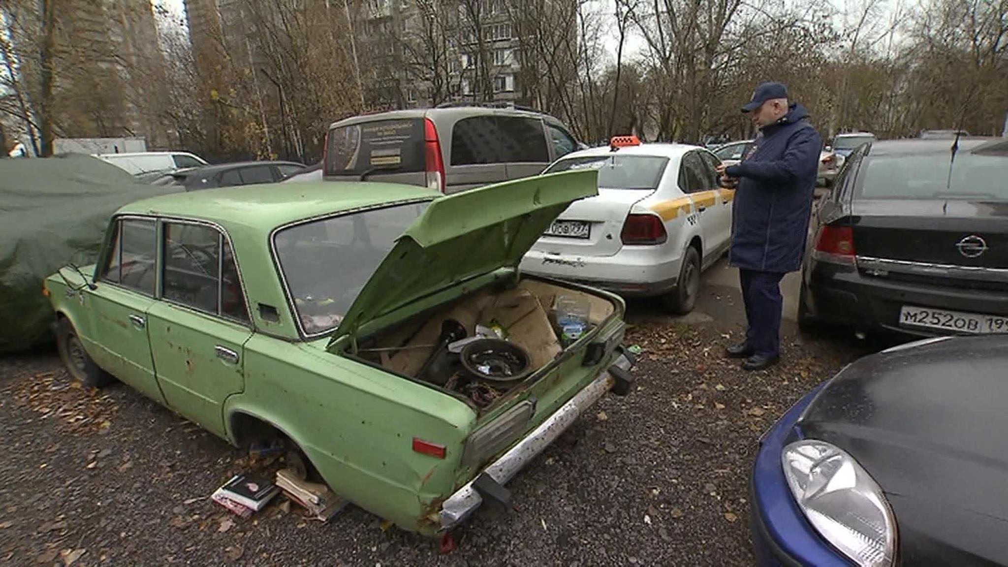 В Москве за несколько месяцев вывезли несколько тысяч брошенных автомобилей
