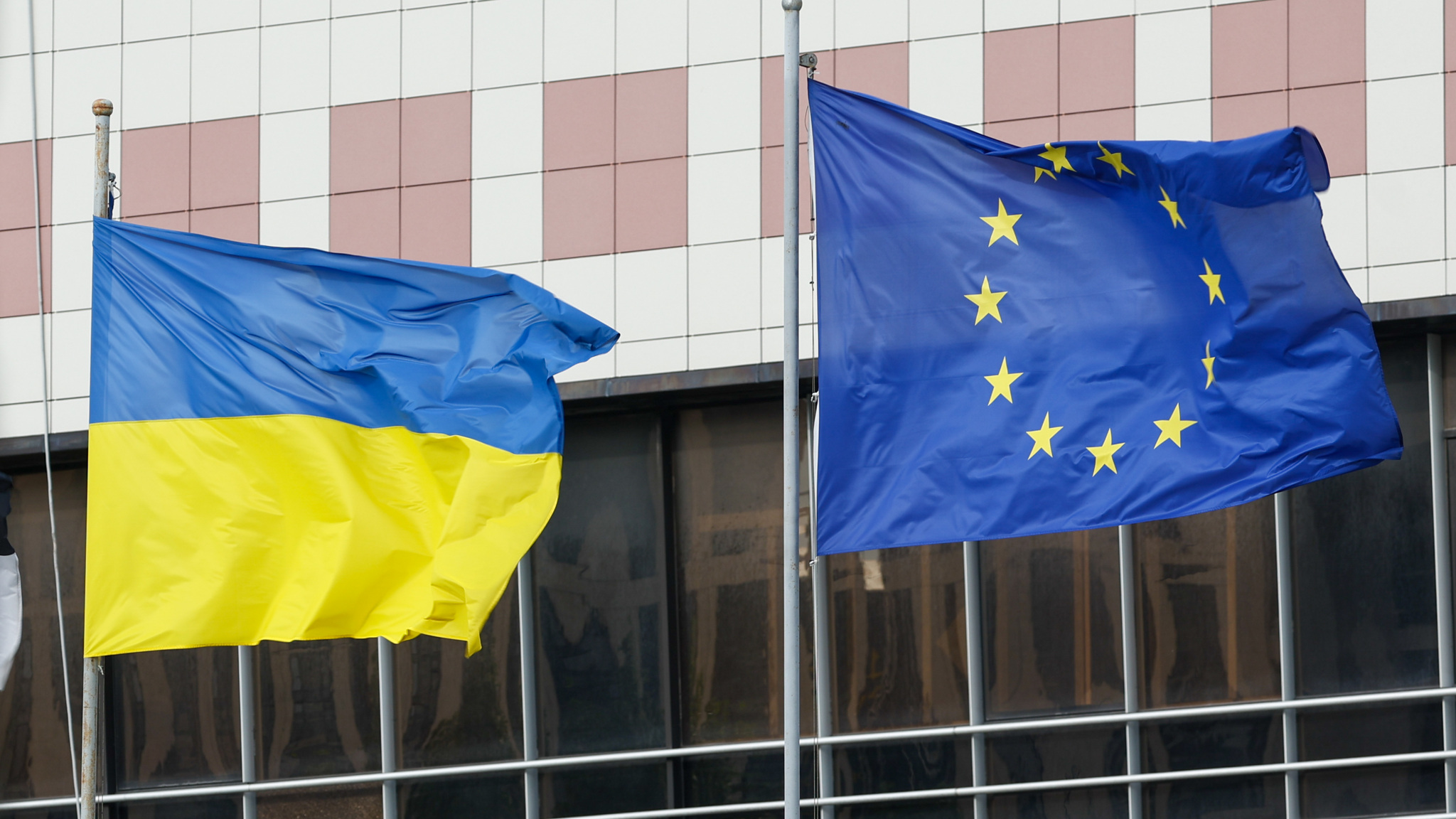 Содержание режима Зеленского обходится западным спонсорам все дороже
