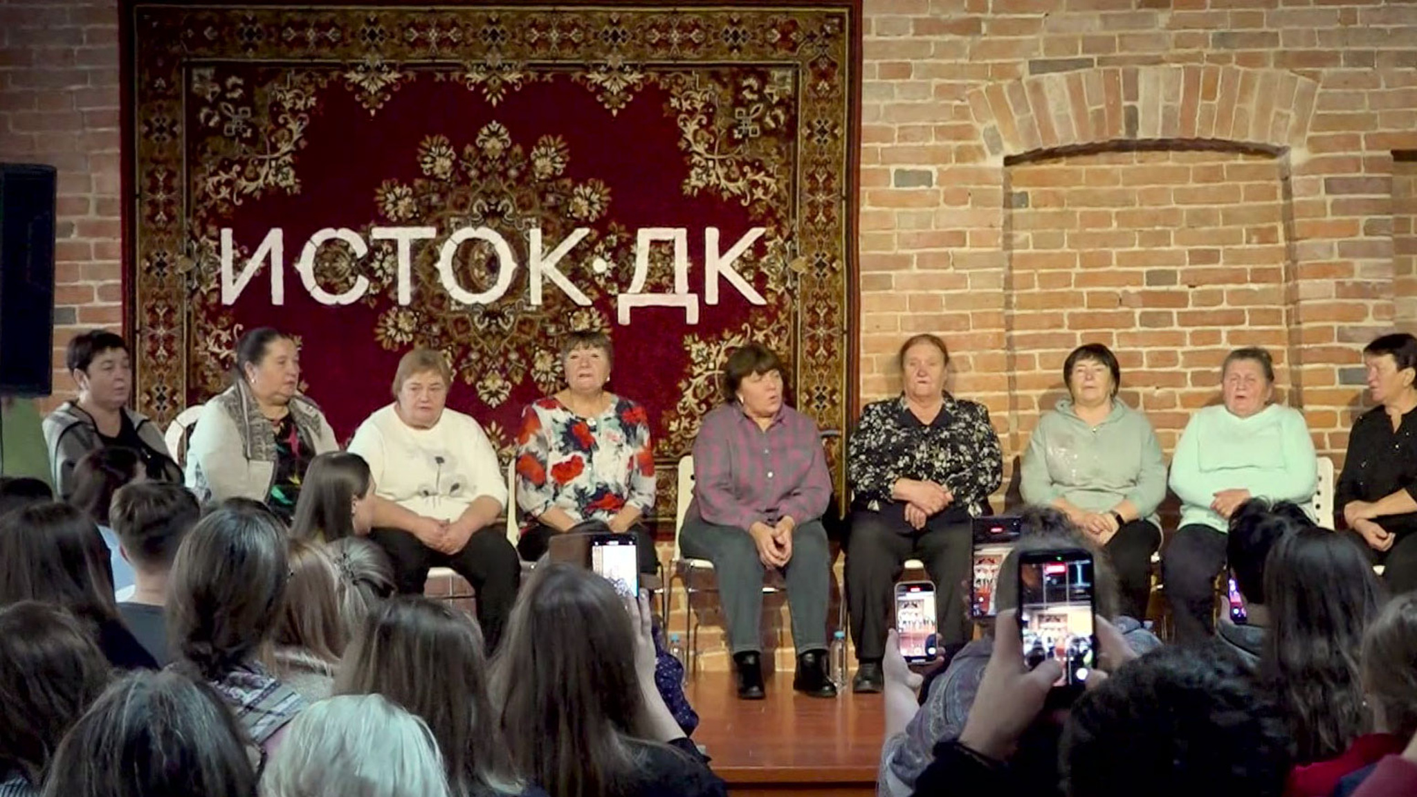 Носителей уникальных певческих традиций из белгородского села пригласили в Москву