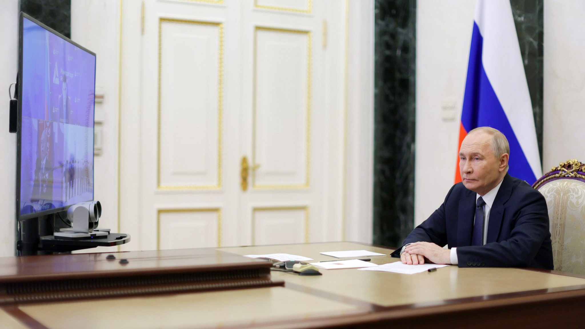 Президент принял участие в закладке ледокола "Сталинград"