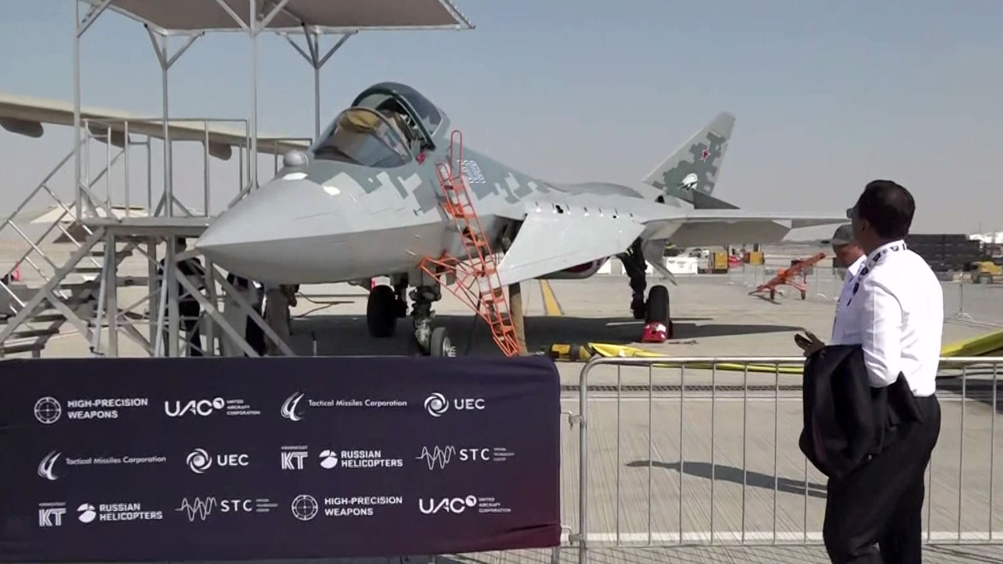 Российский Су-57 поразил посетителей аэрошоу в Дубае