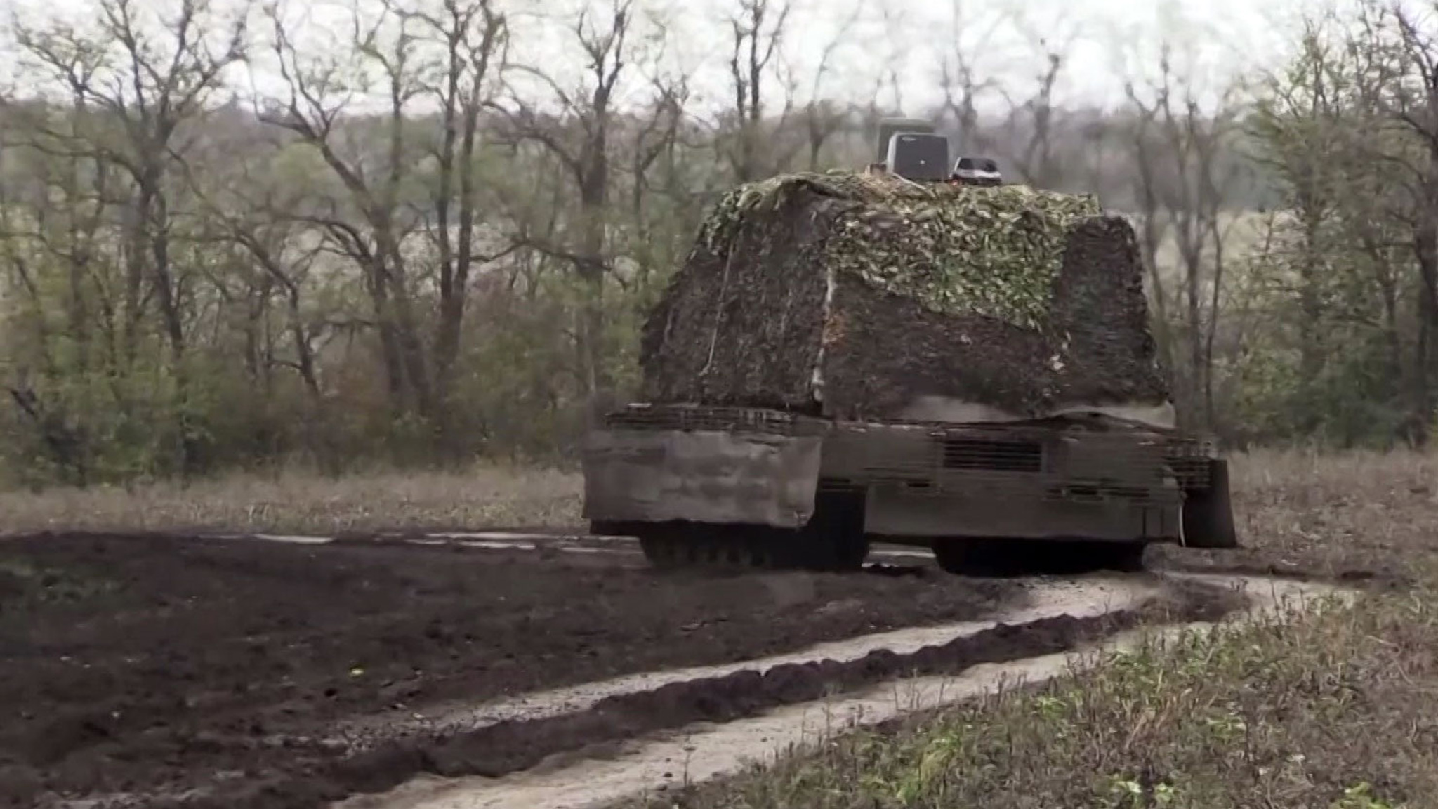 Российские флаги развиваются в освобожденном селе Гай