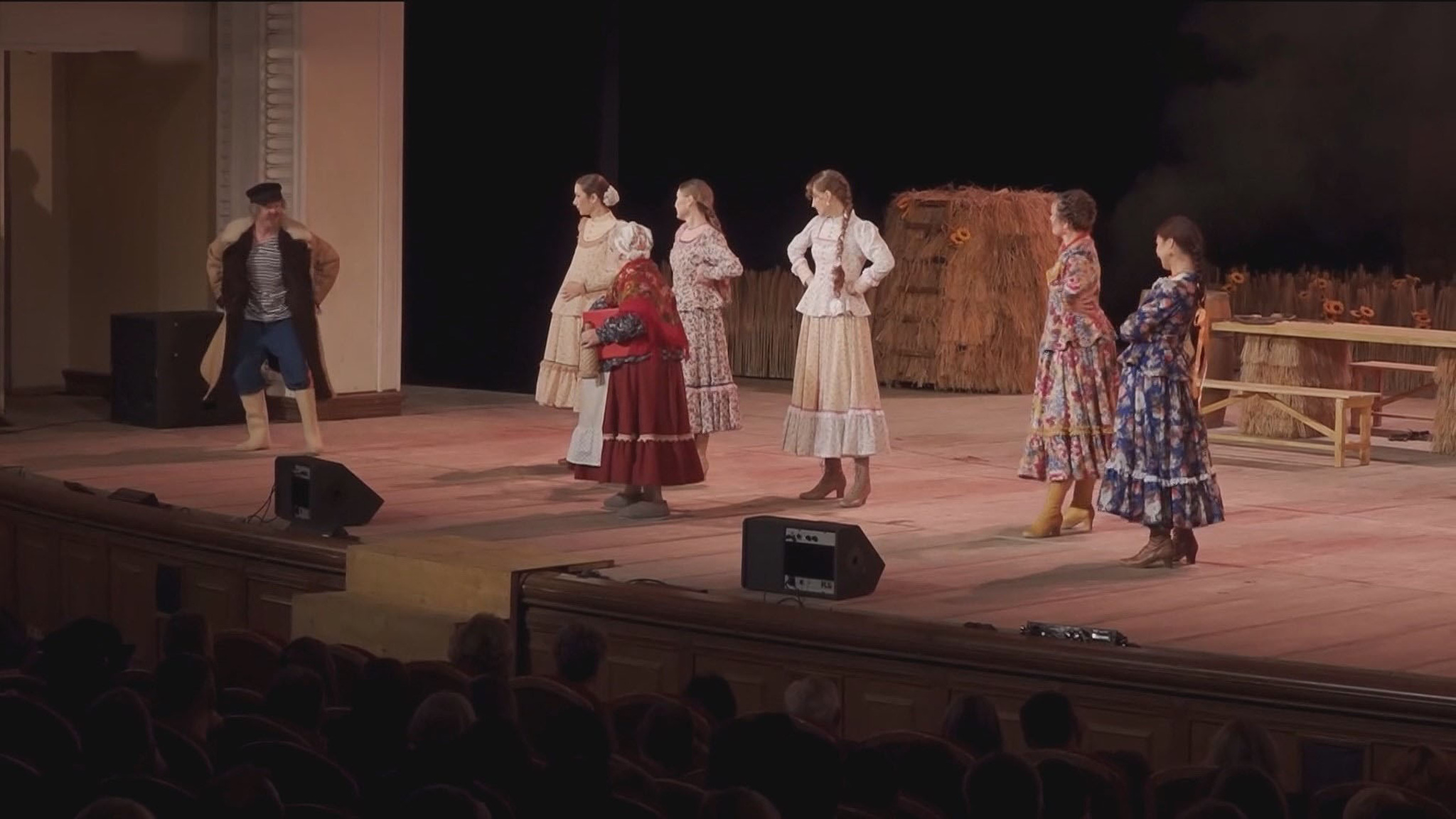 Премьера спектакля "Бабий бунт" прошла в Пензенском драматическом театре